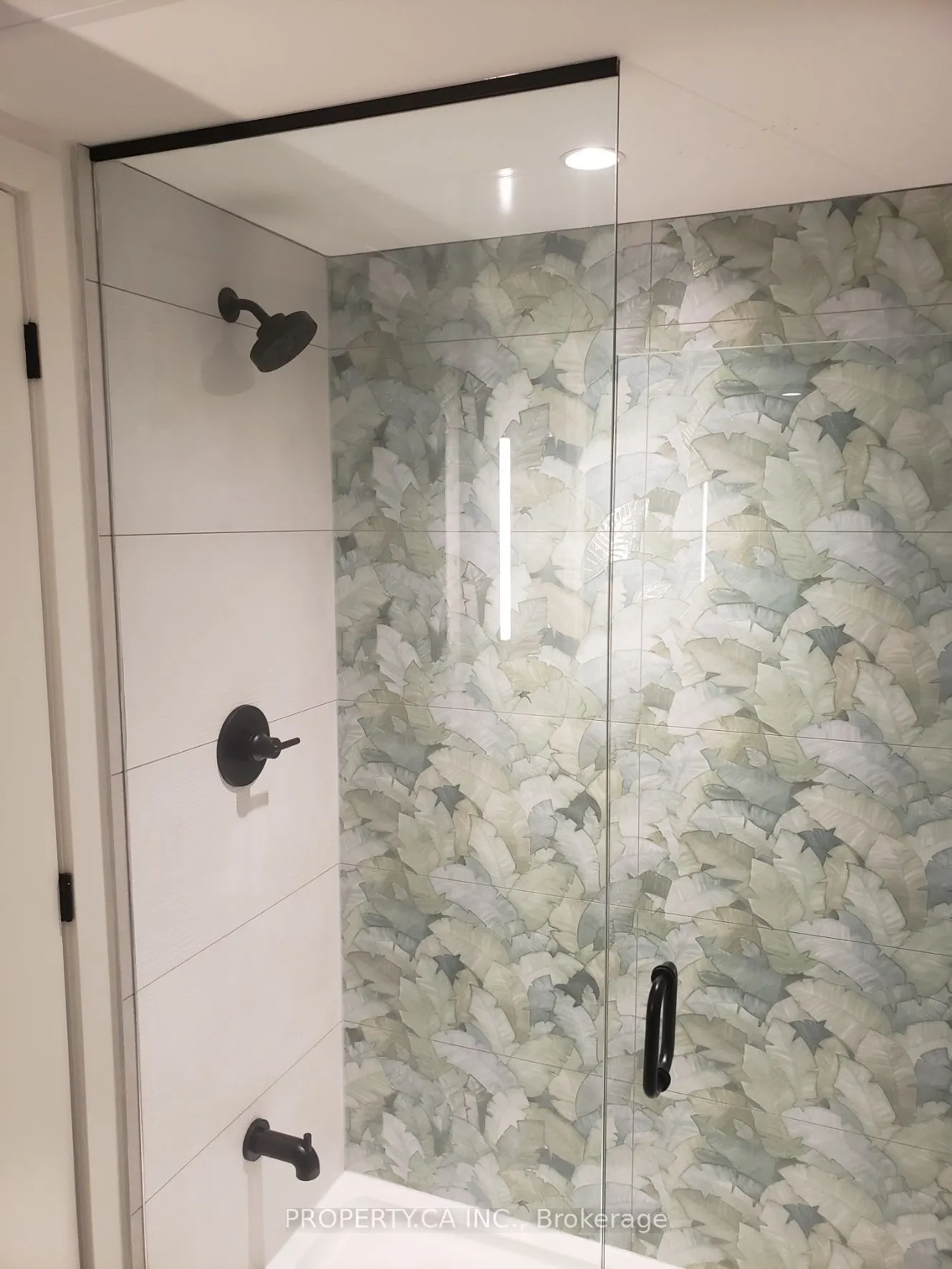 1200 Dundas Street W, #308