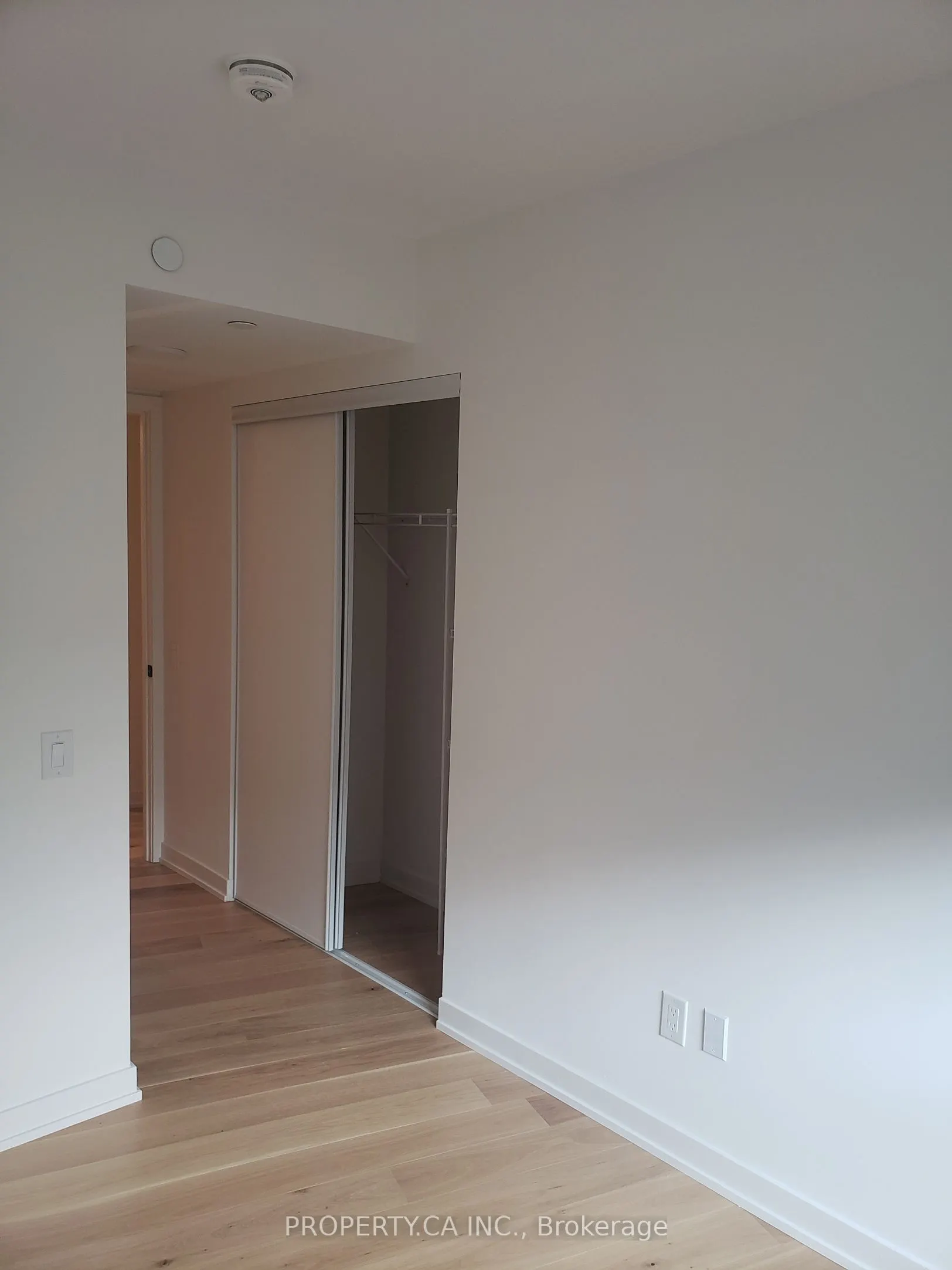 1200 Dundas Street W, #308