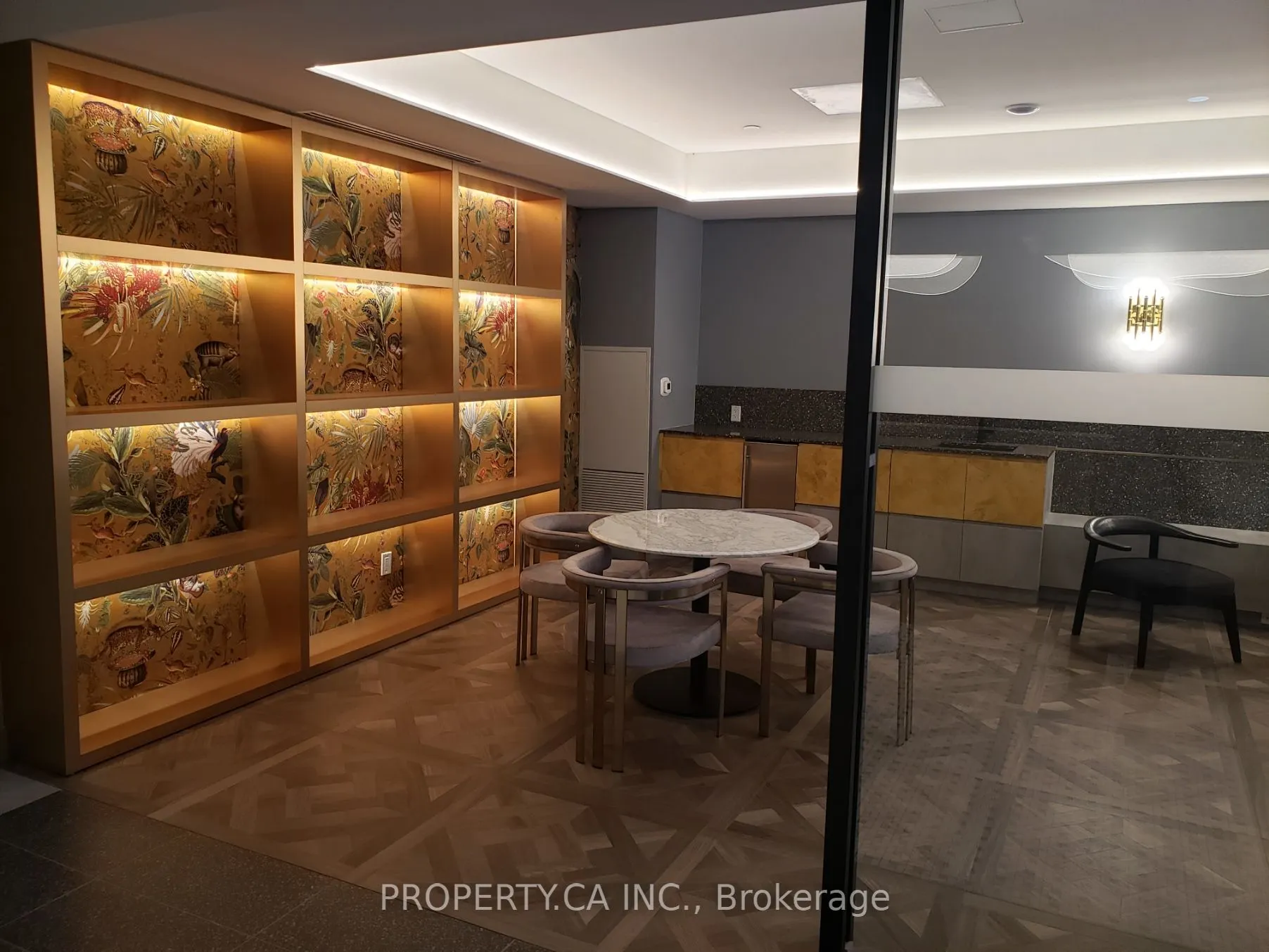 1200 Dundas Street W, #308