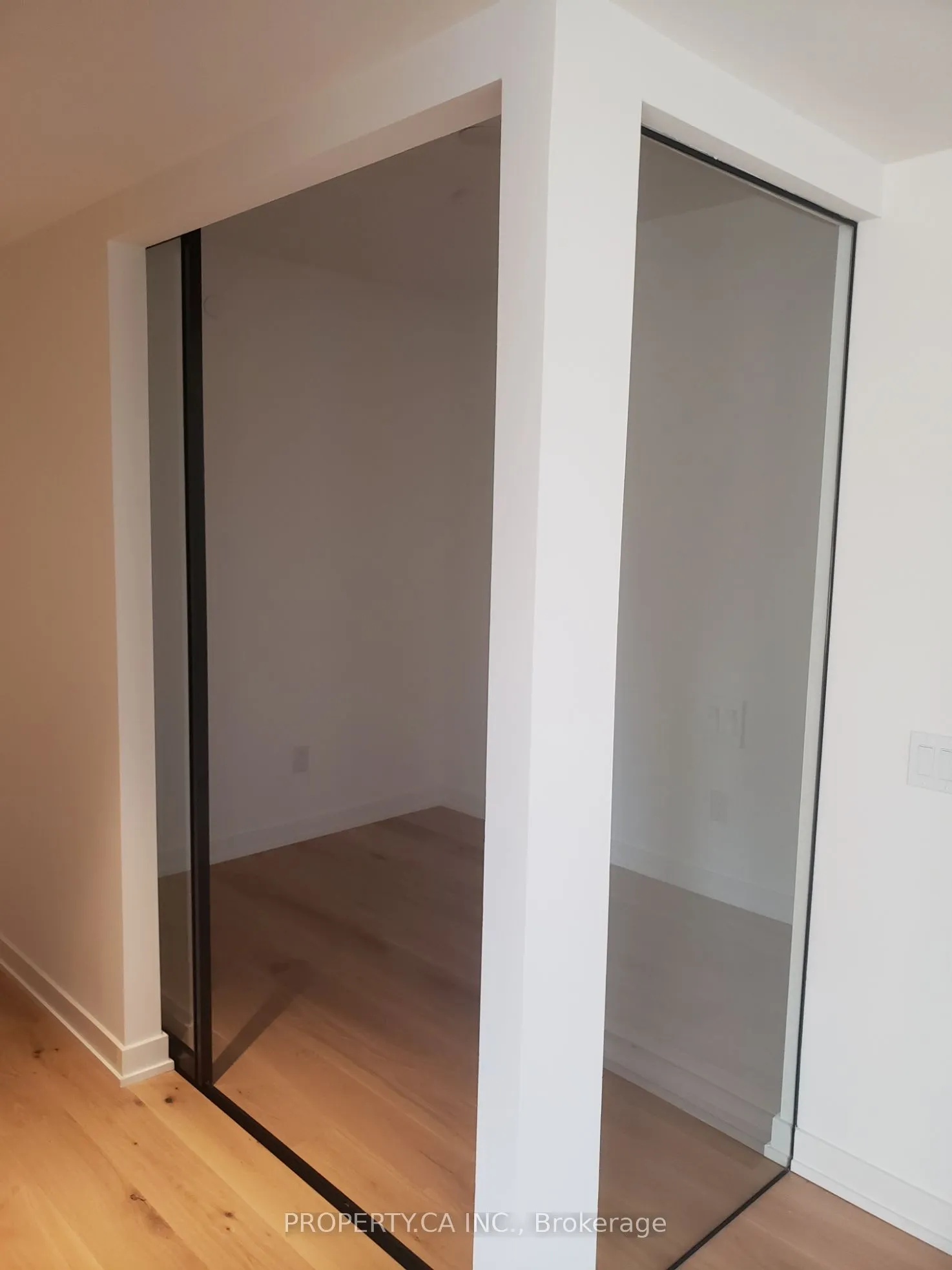1200 Dundas Street W, #308