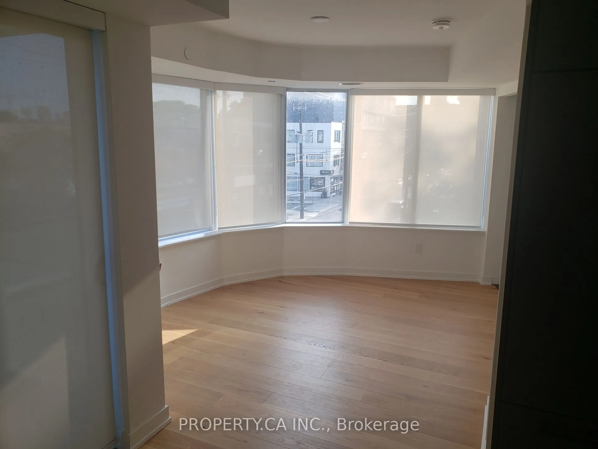 1200 Dundas Street W, #308