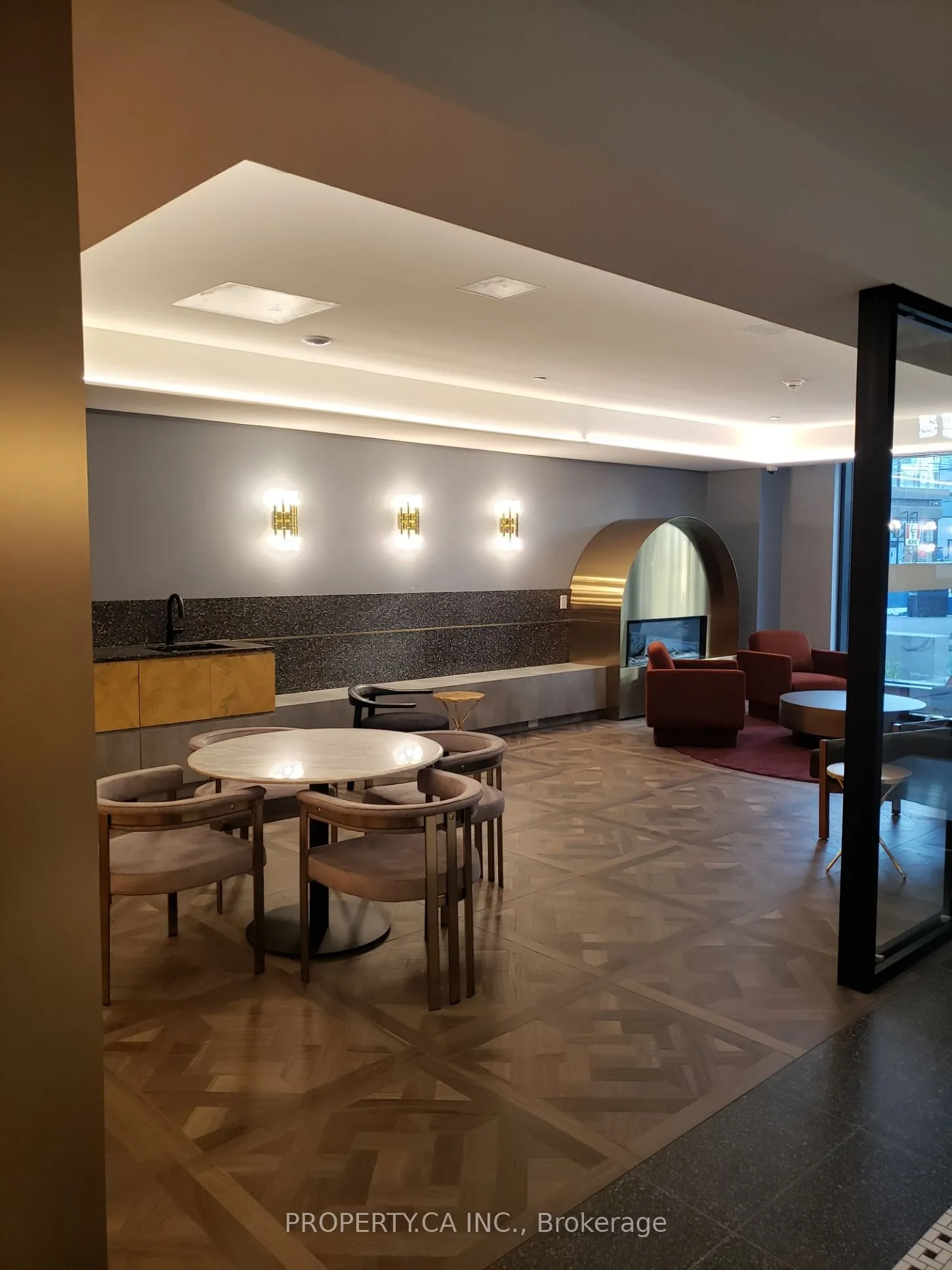 1200 Dundas Street W, #308