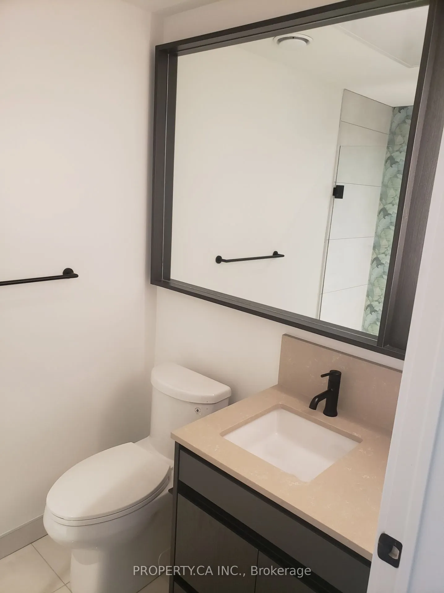 1200 Dundas Street W, #308