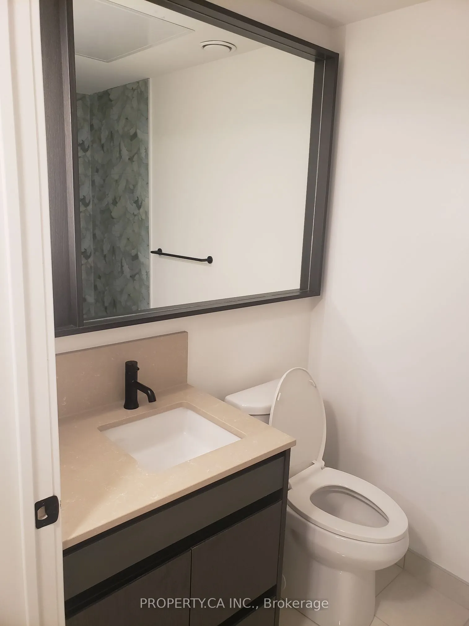 1200 Dundas Street W, #308