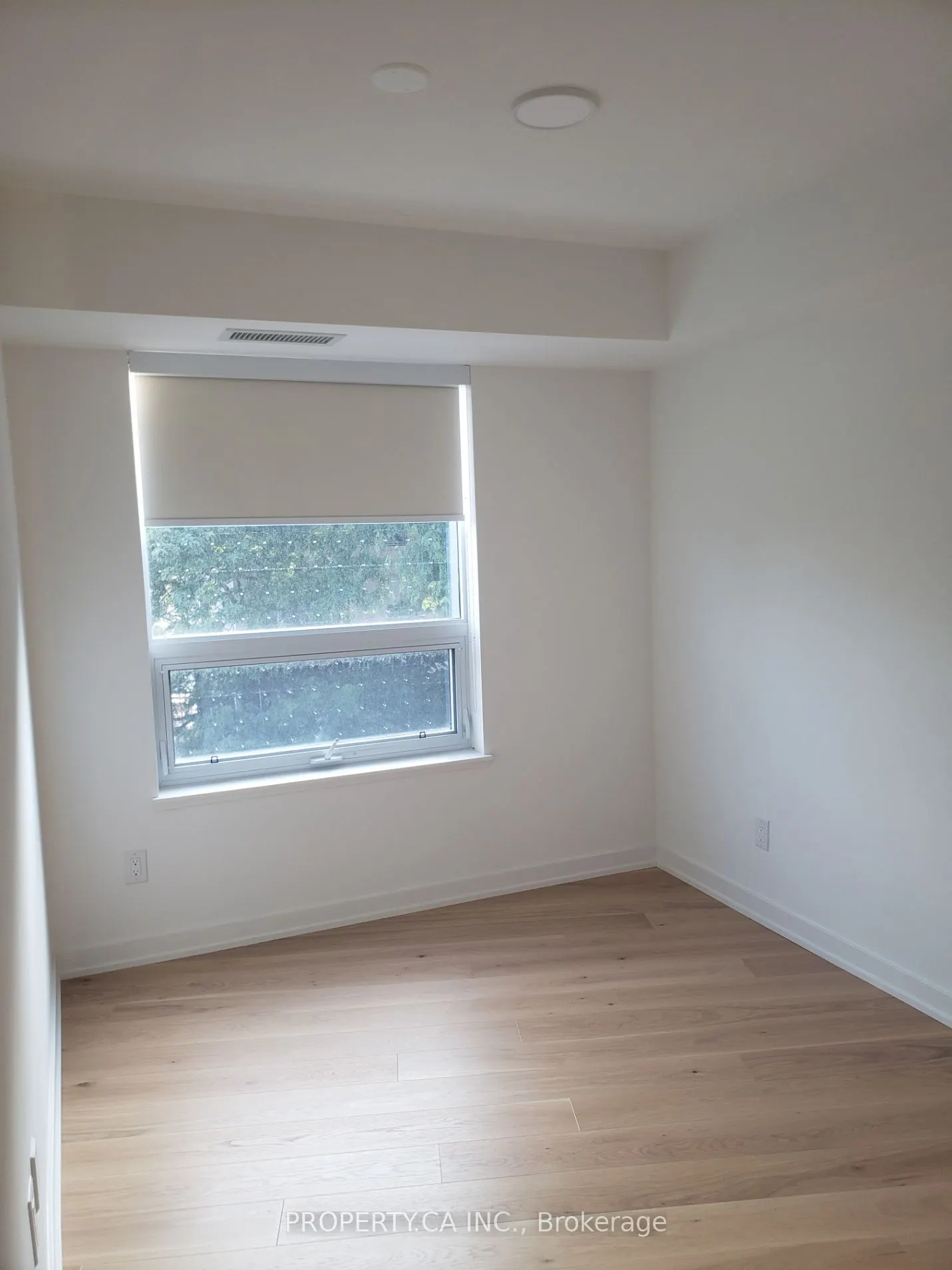 1200 Dundas Street W, #308