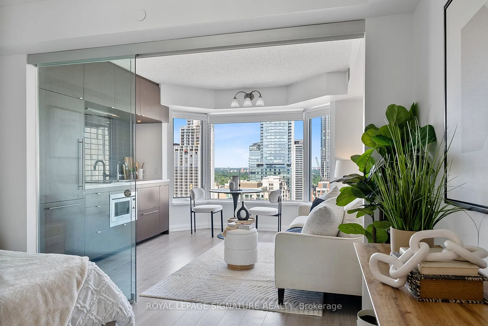 155 Yorkville Avenue, #2706