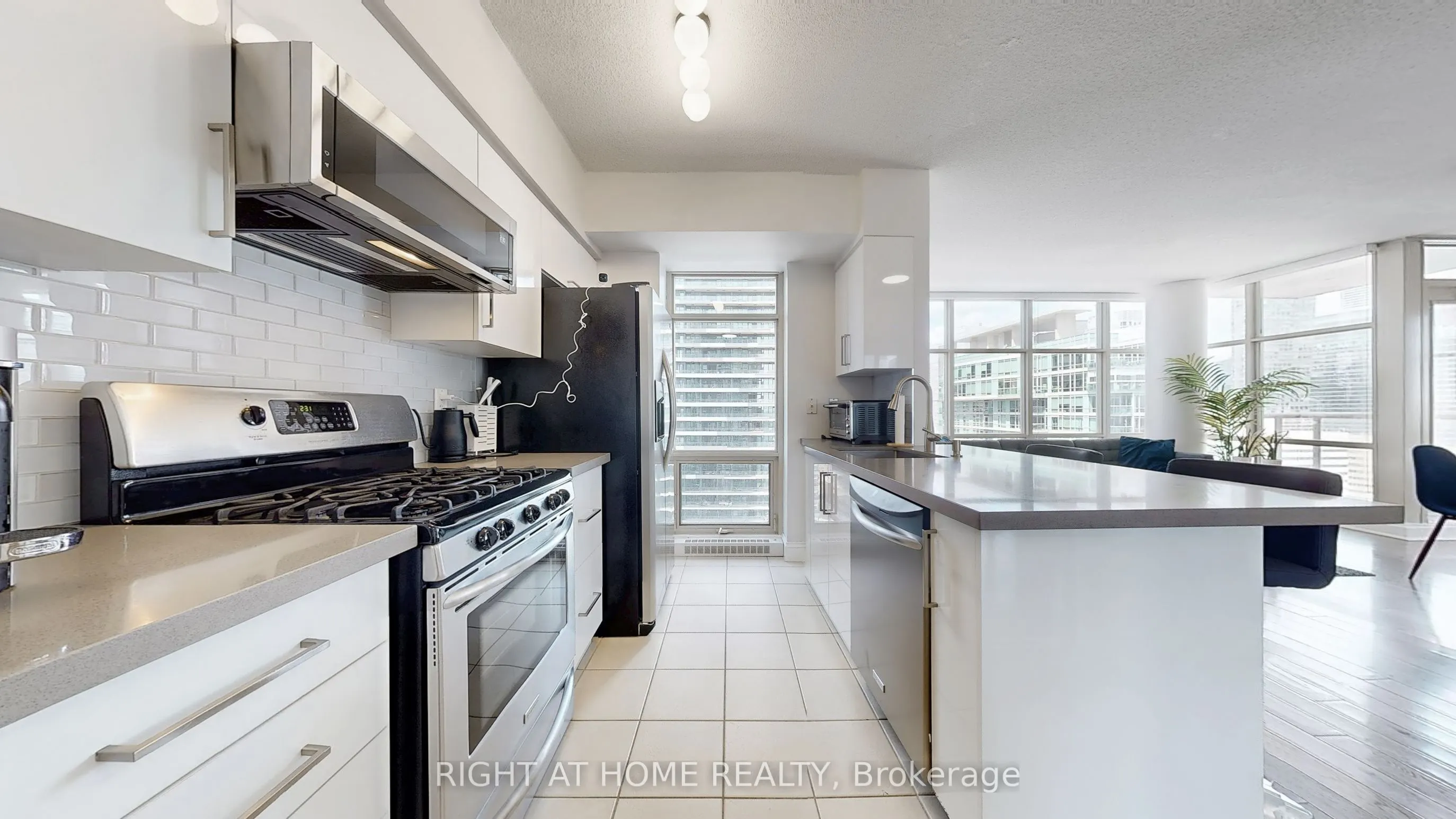 10 Navy Wharf Court, #3606
