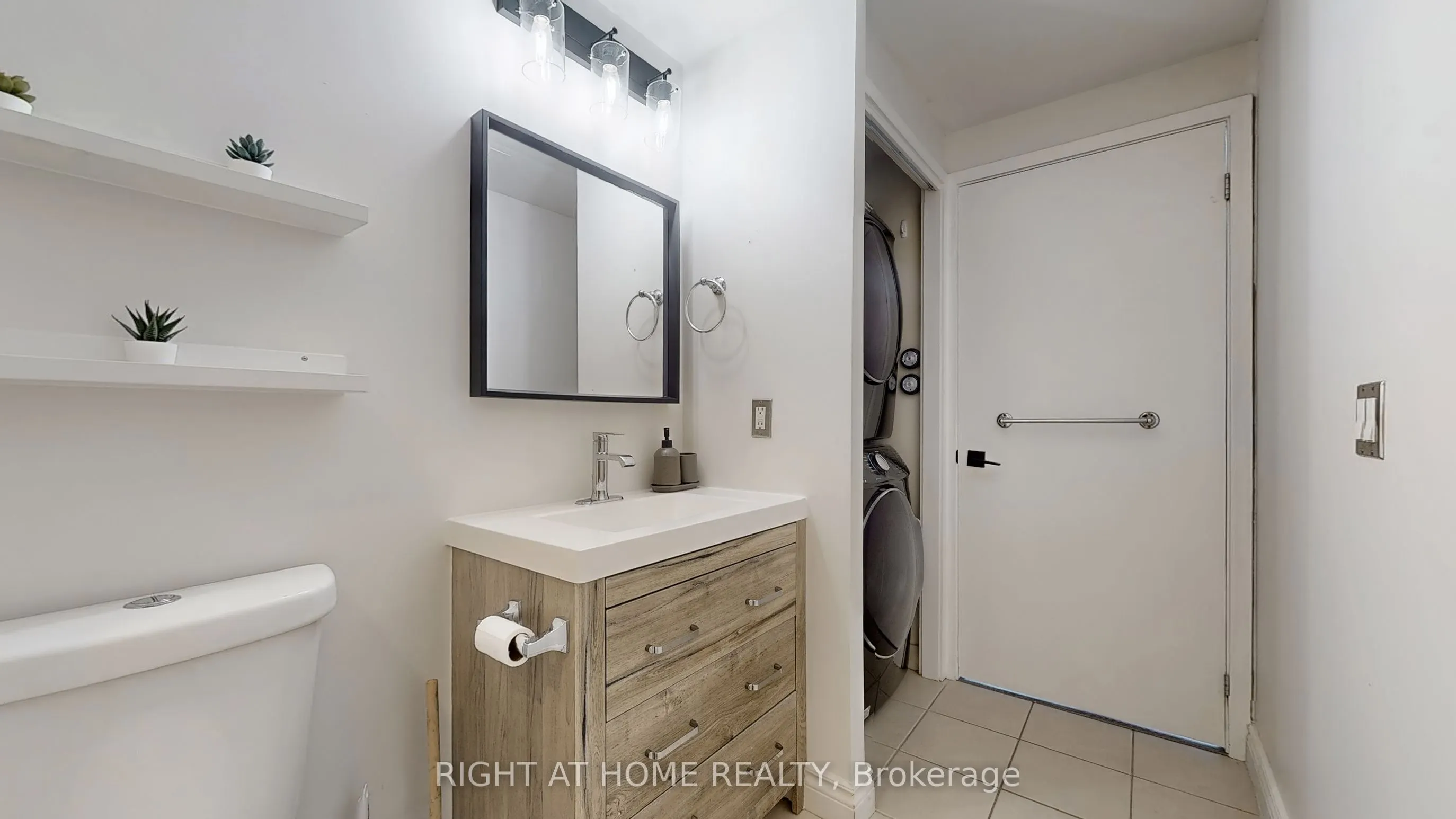 10 Navy Wharf Court, #3606