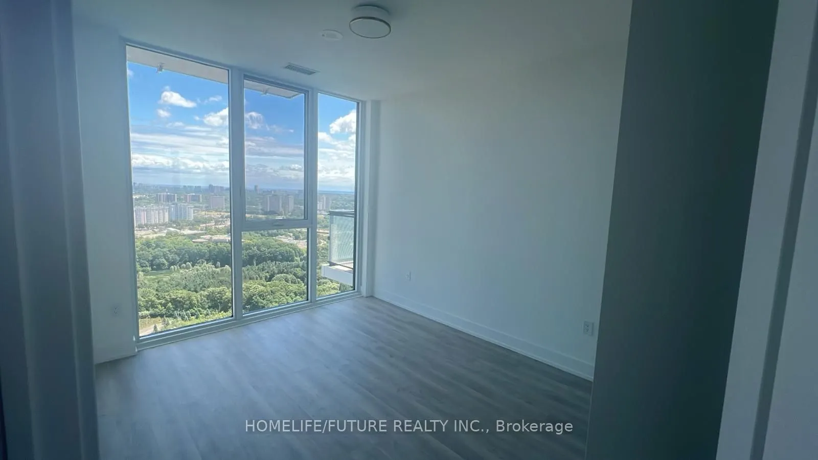 30 Inn On The Park Drive, #3506