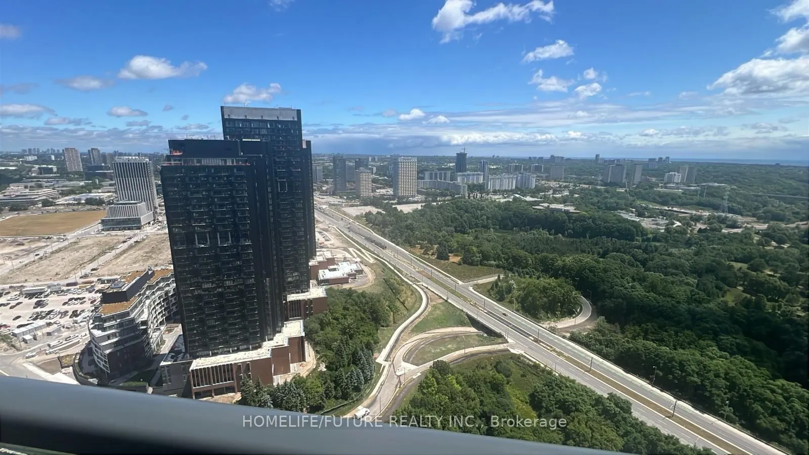 30 Inn On The Park Drive, #3506