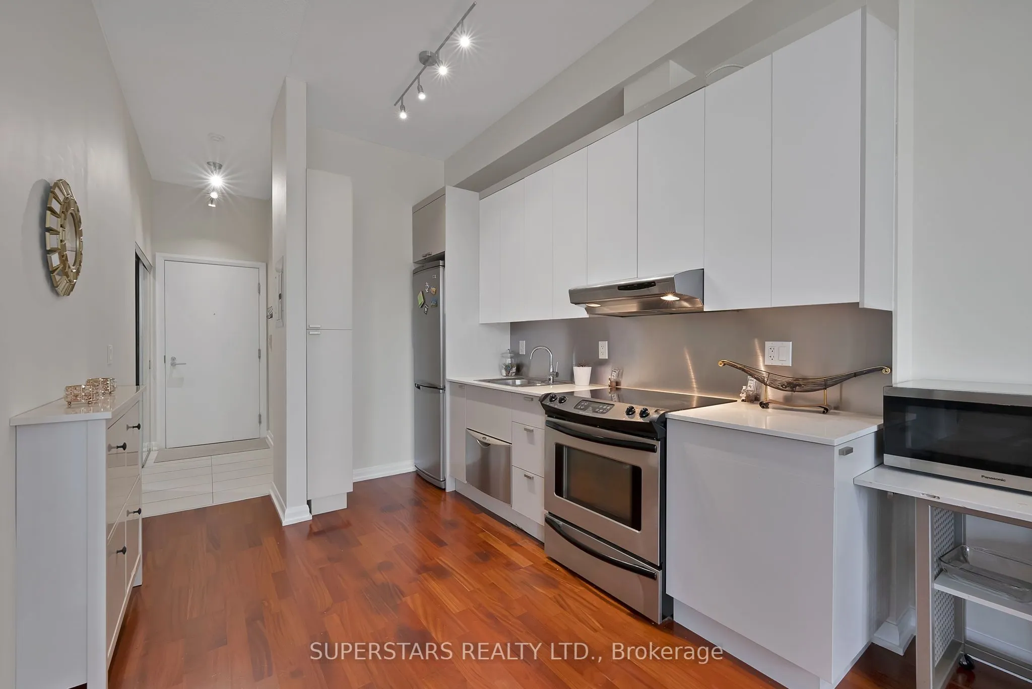 111 Elizabeth Street, #1820