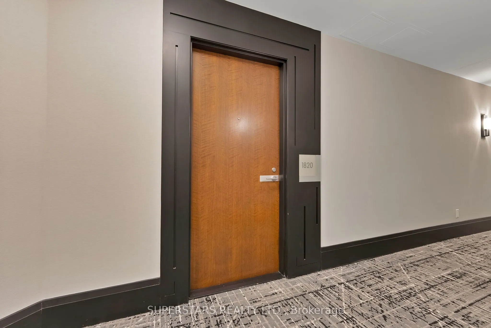 111 Elizabeth Street, #1820