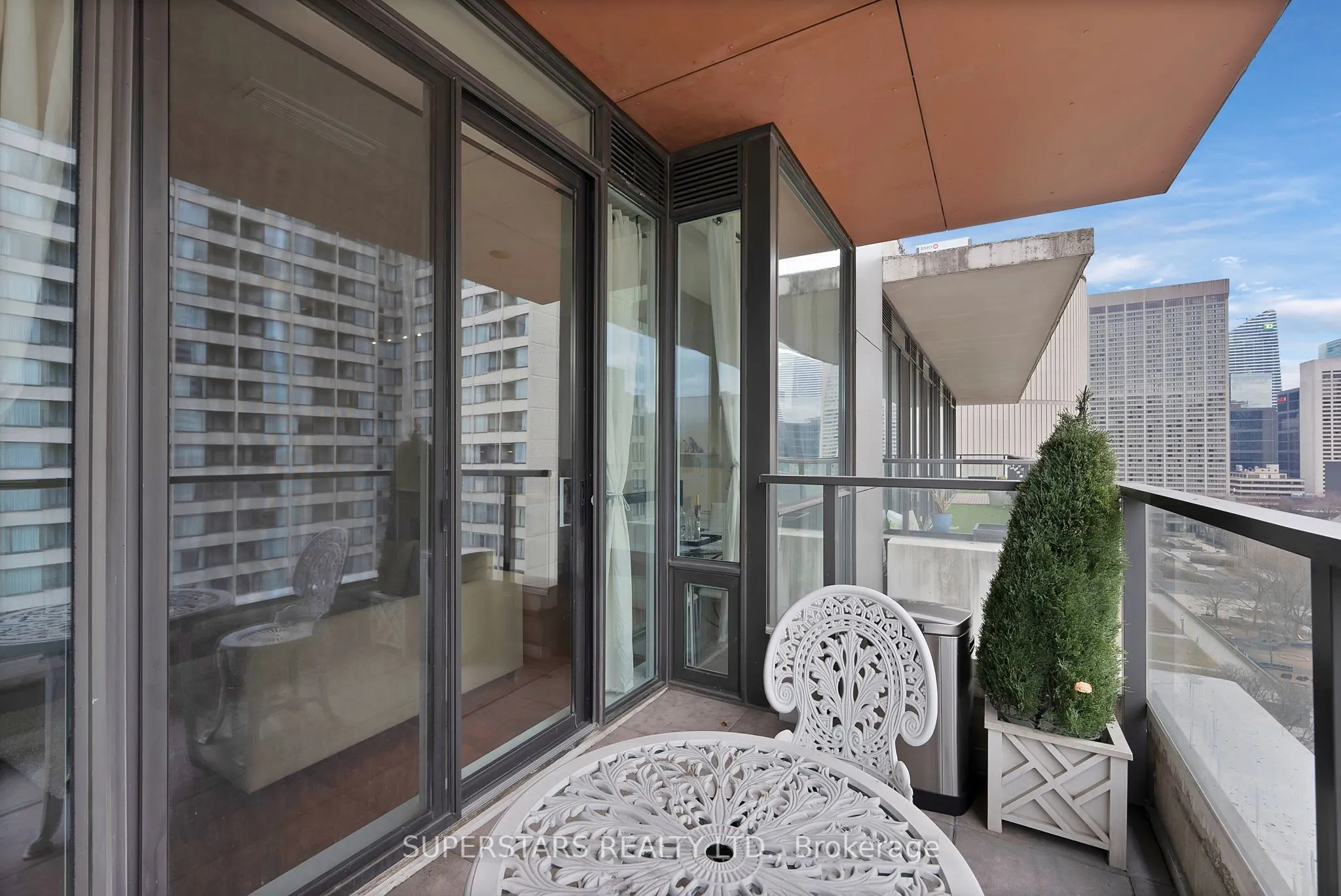 111 Elizabeth Street, #1820