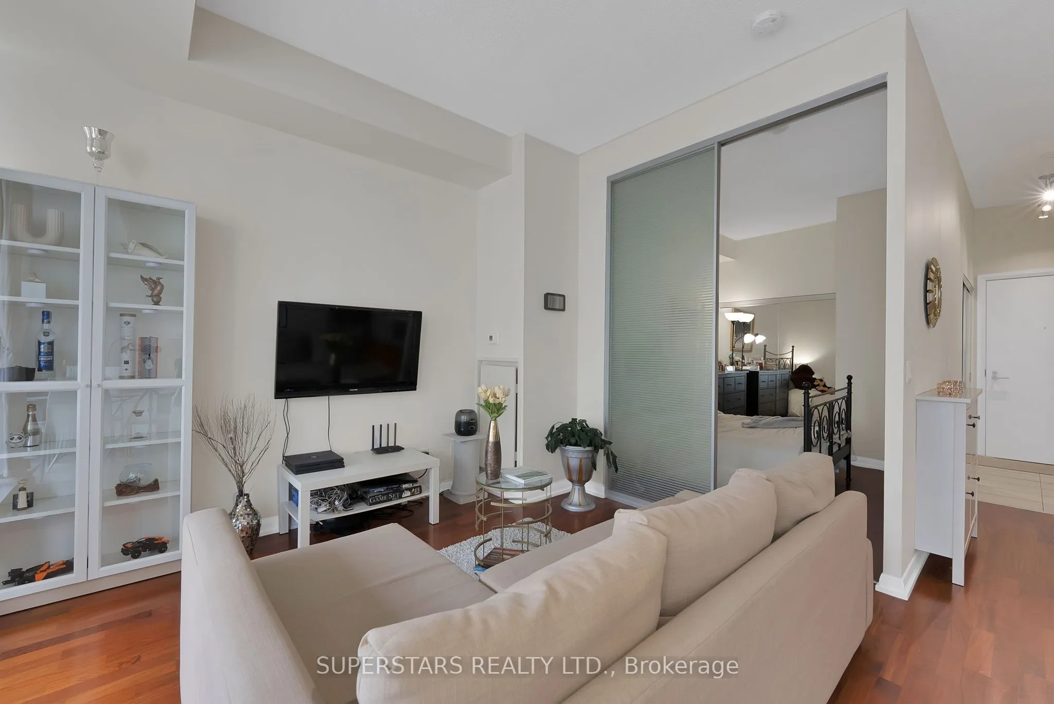 111 Elizabeth Street, #1820