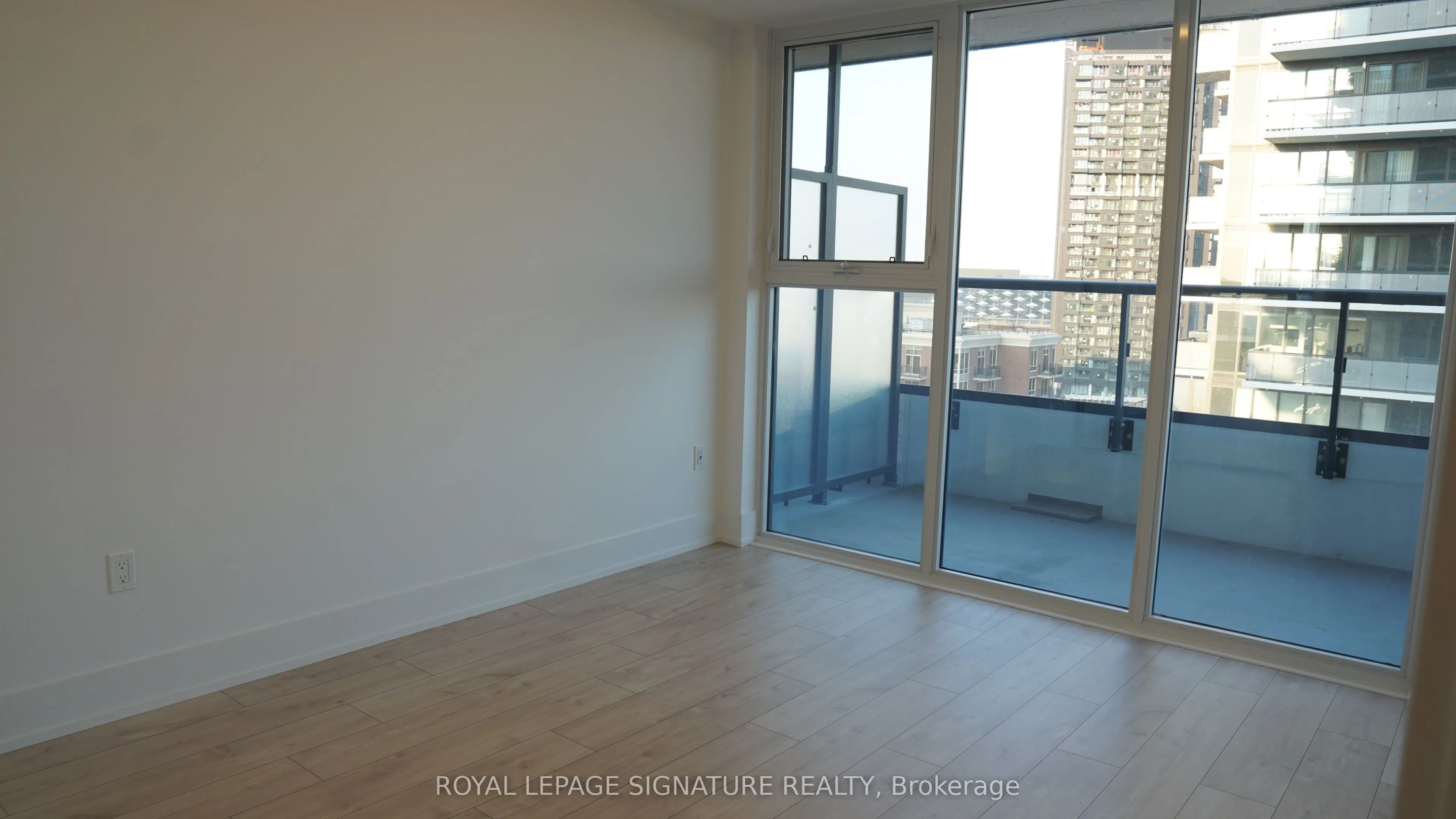 10 Inn On The Park Drive, #1405
