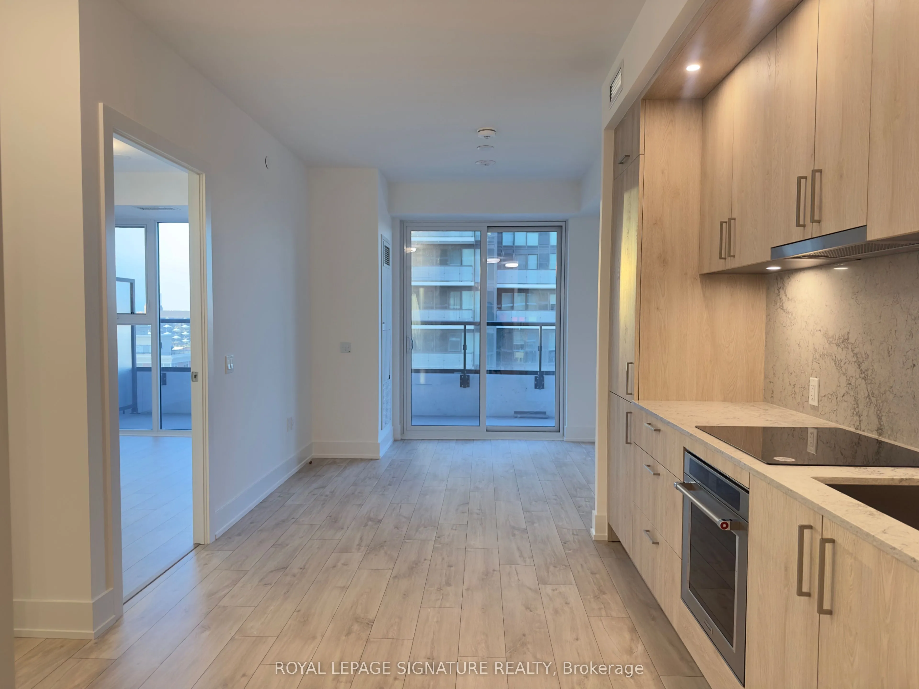 10 Inn On The Park Drive, #1405