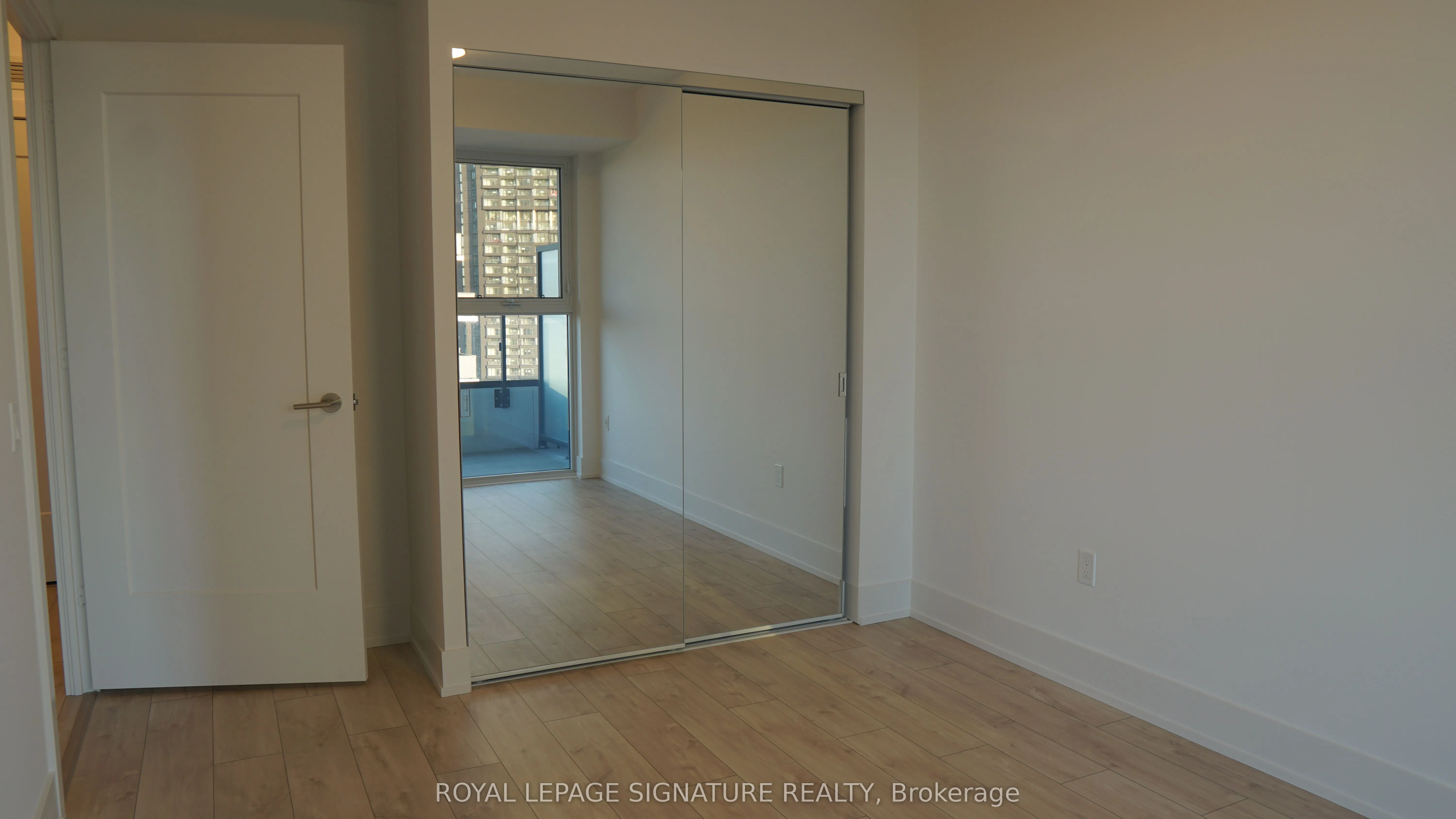 10 Inn On The Park Drive, #1405