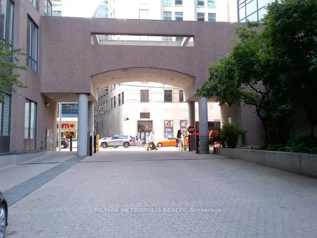 7 Carlton Street, #1814