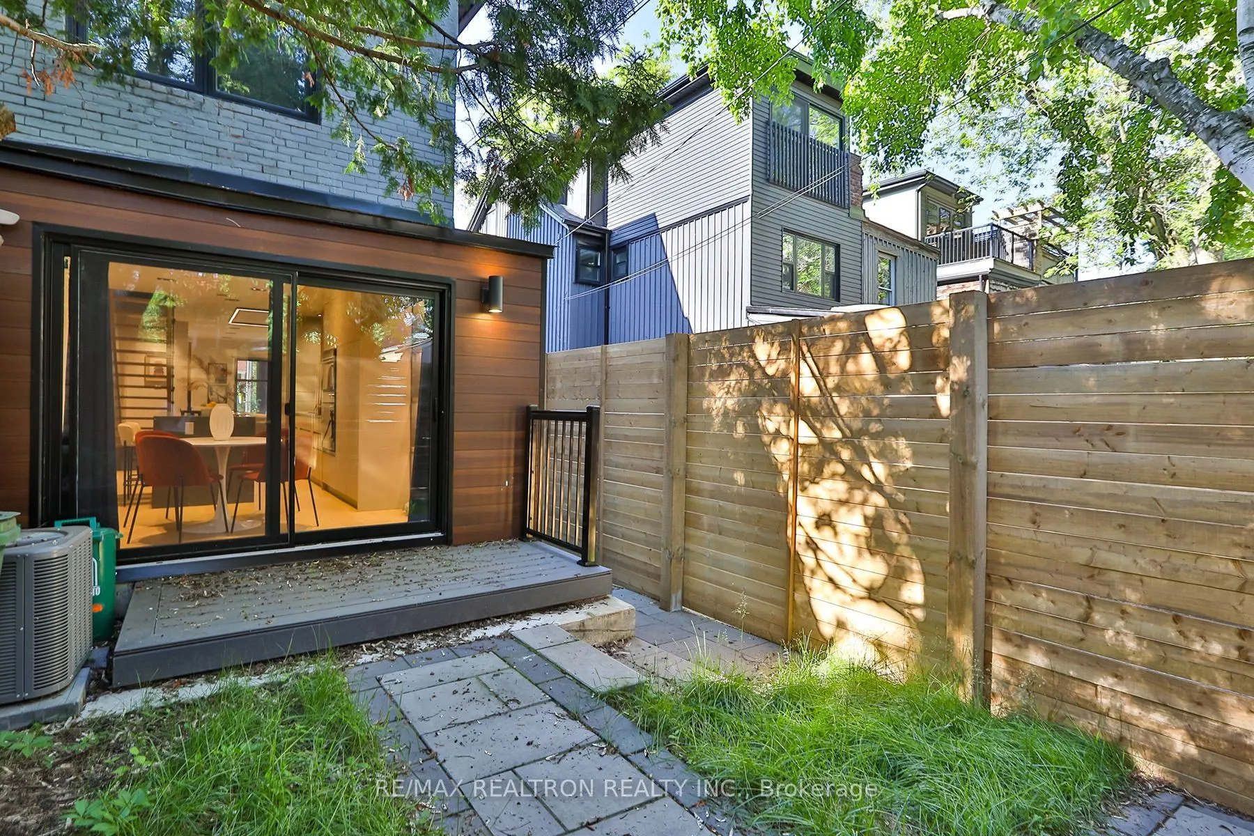 40 Salisbury Avenue
