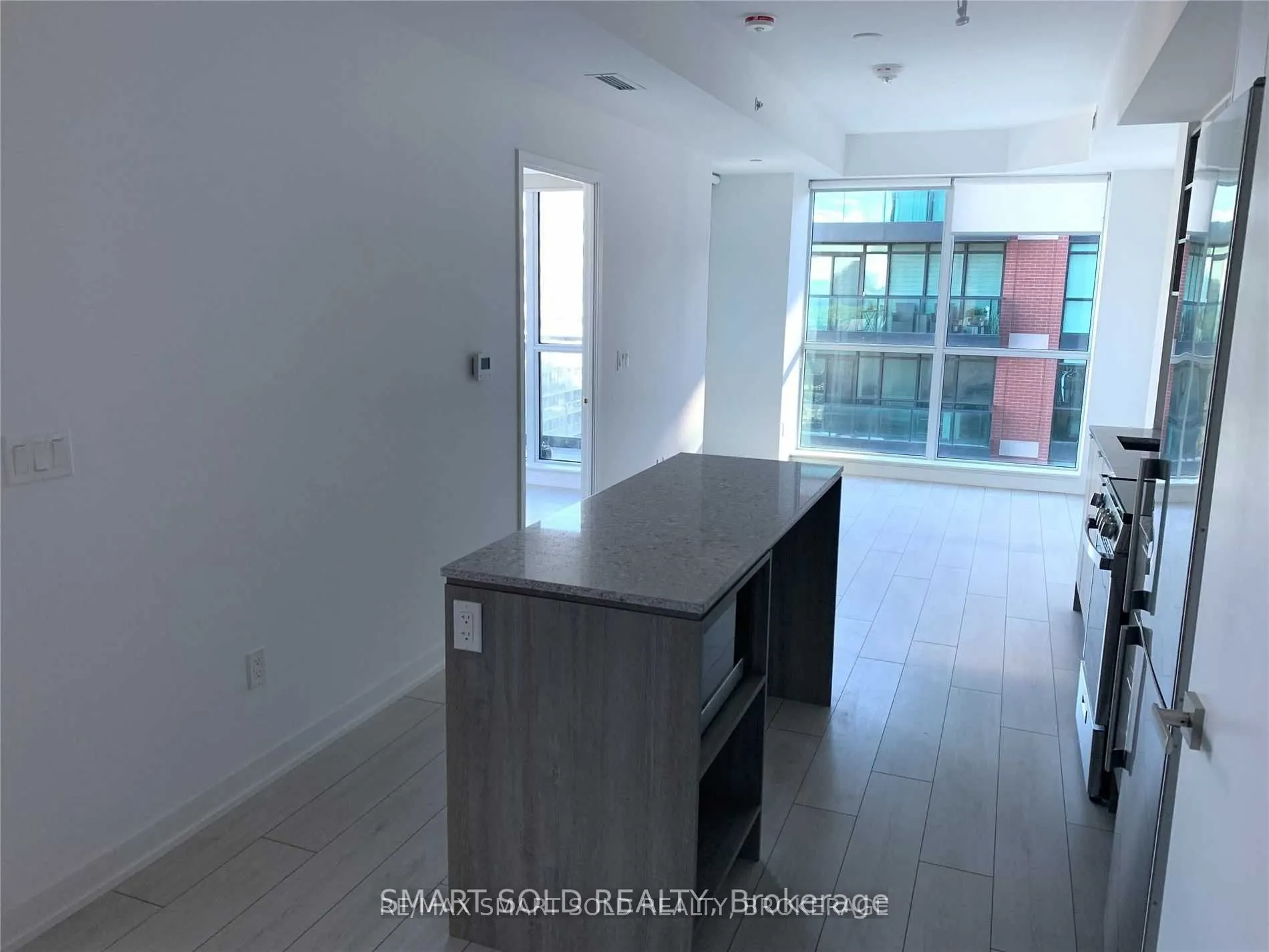 31 Tippett Road, #831