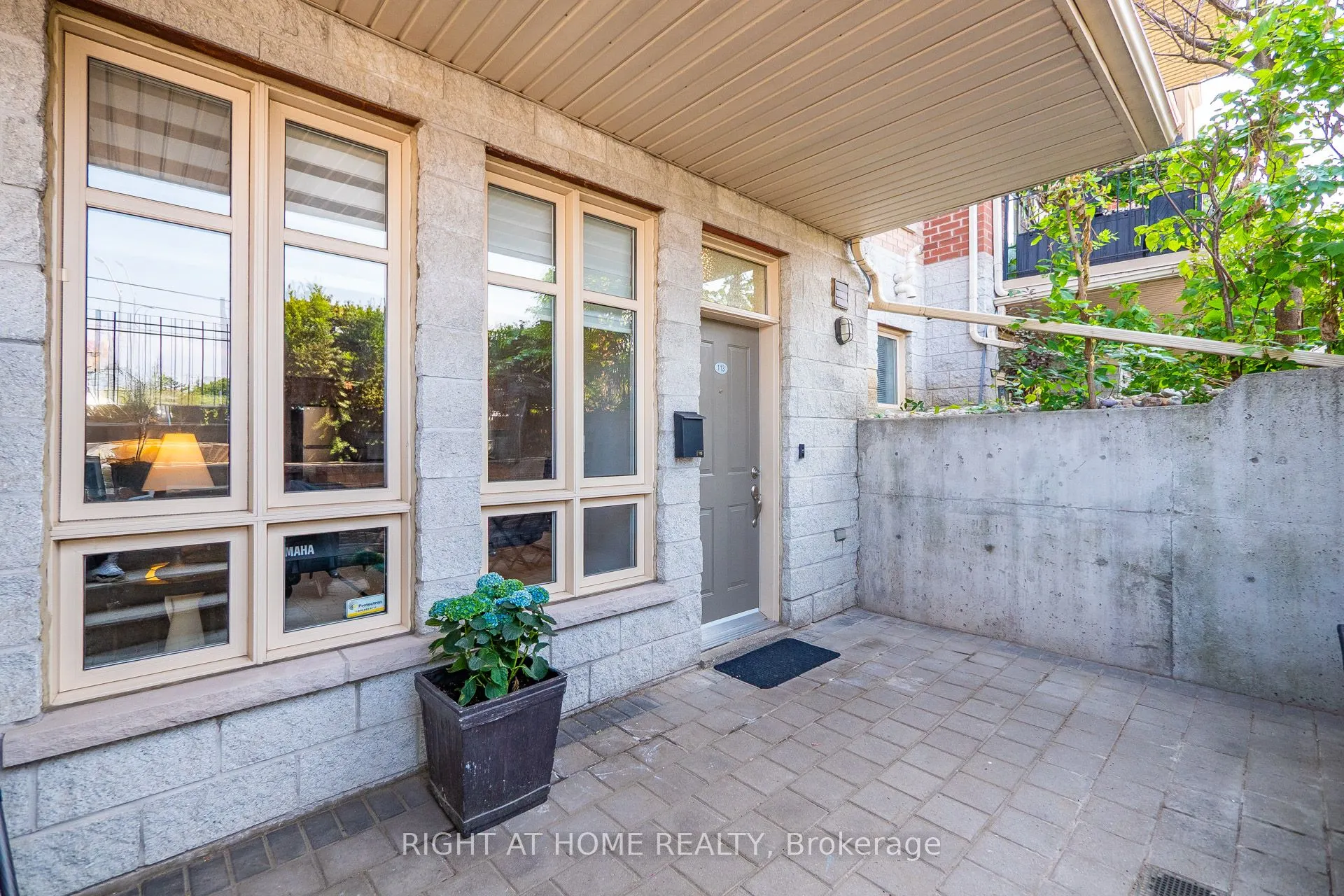 1837 Eglinton Avenue E, #113