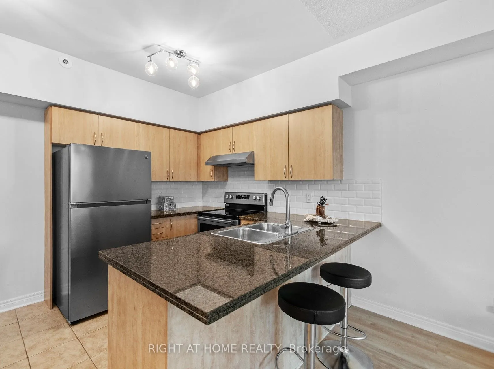 1837 Eglinton Avenue E, #113
