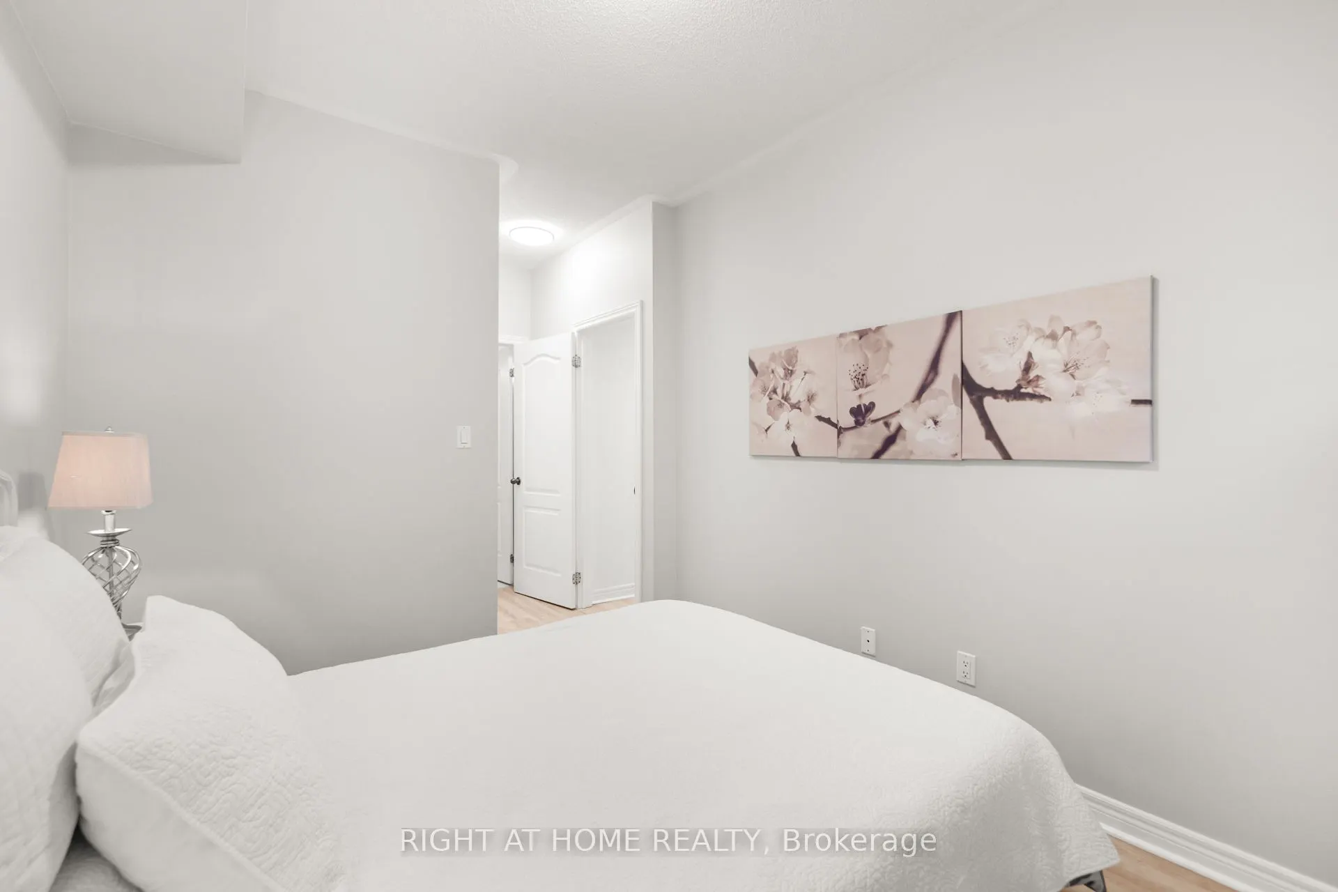 1837 Eglinton Avenue E, #113