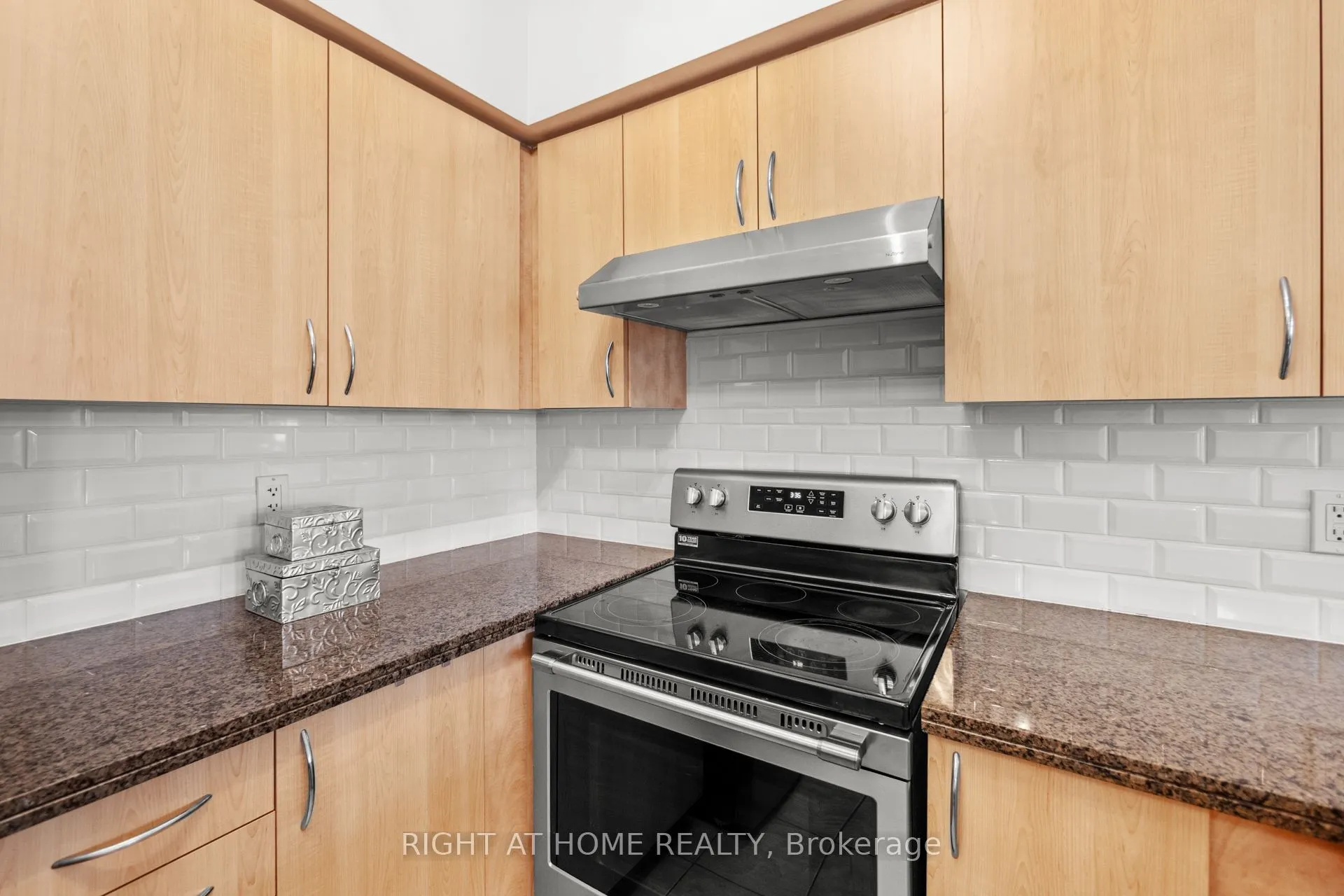 1837 Eglinton Avenue E, #113