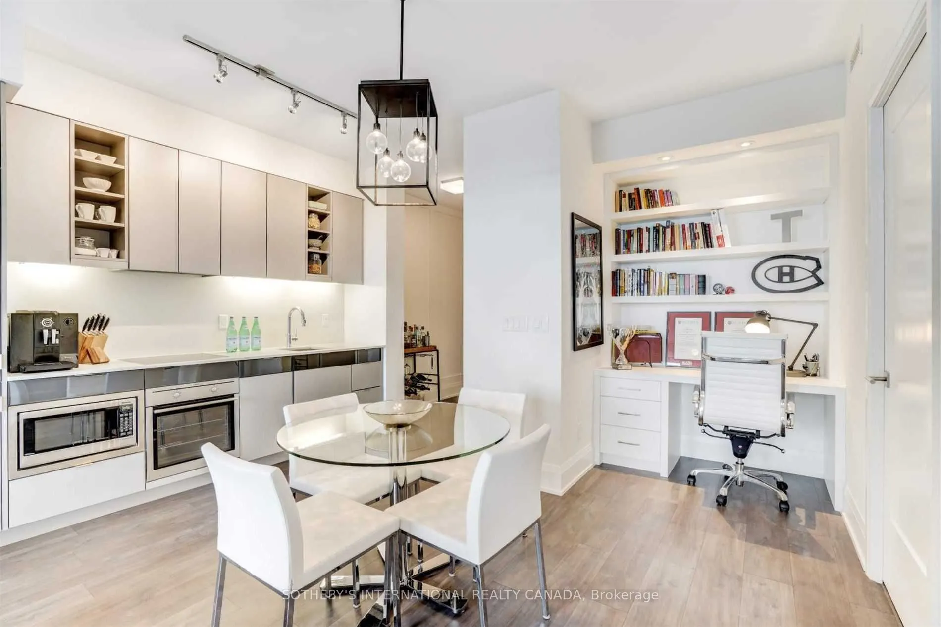101 Erskine Avenue, #2505