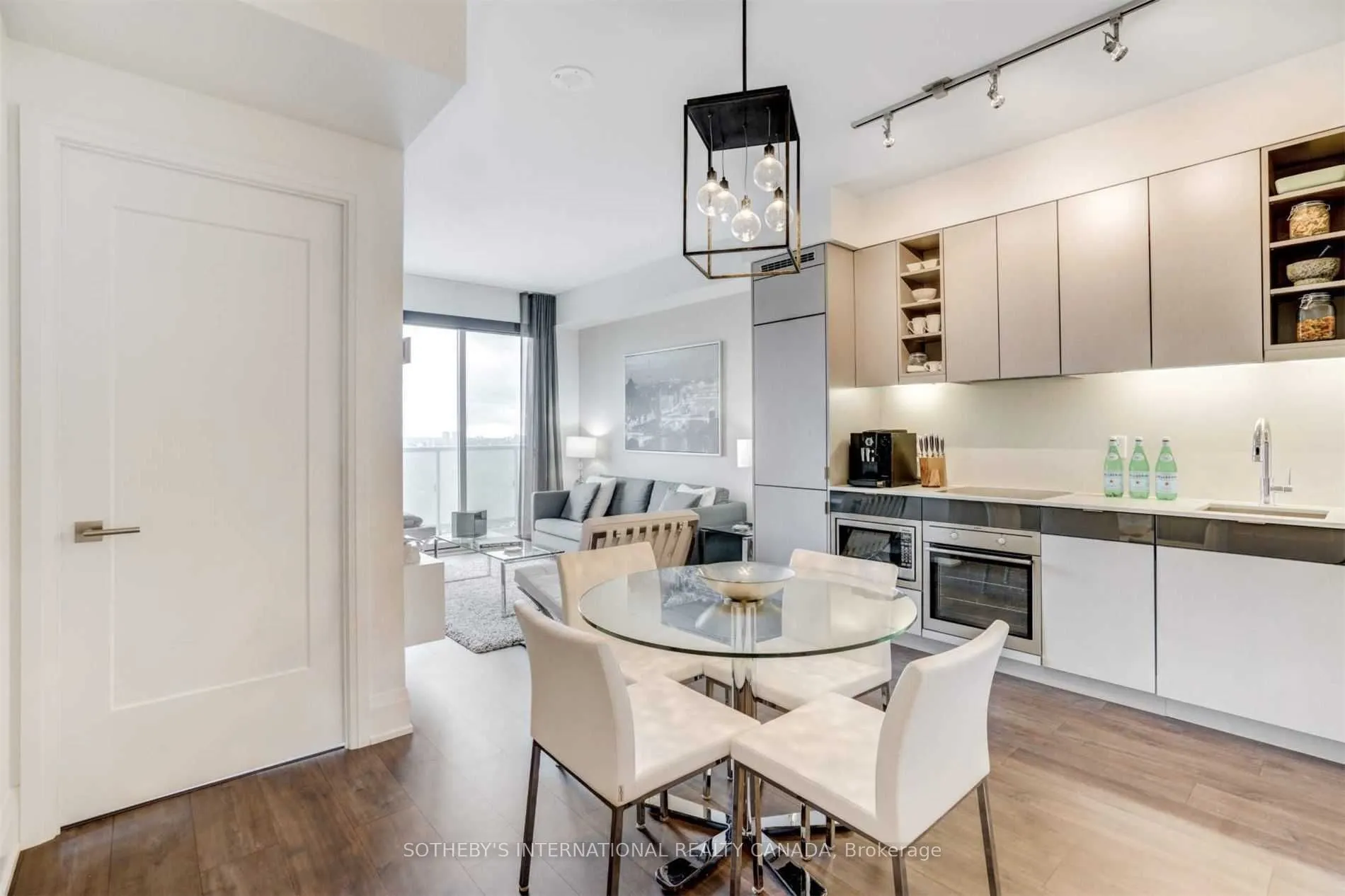 101 Erskine Avenue, #2505