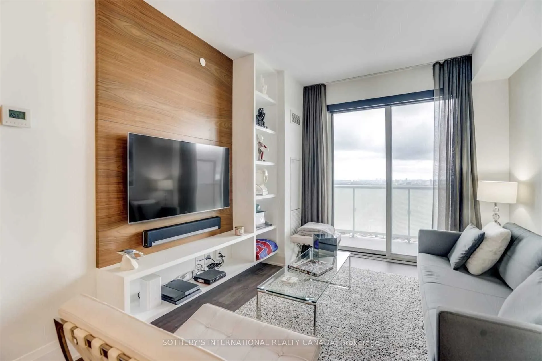 101 Erskine Avenue, #2505