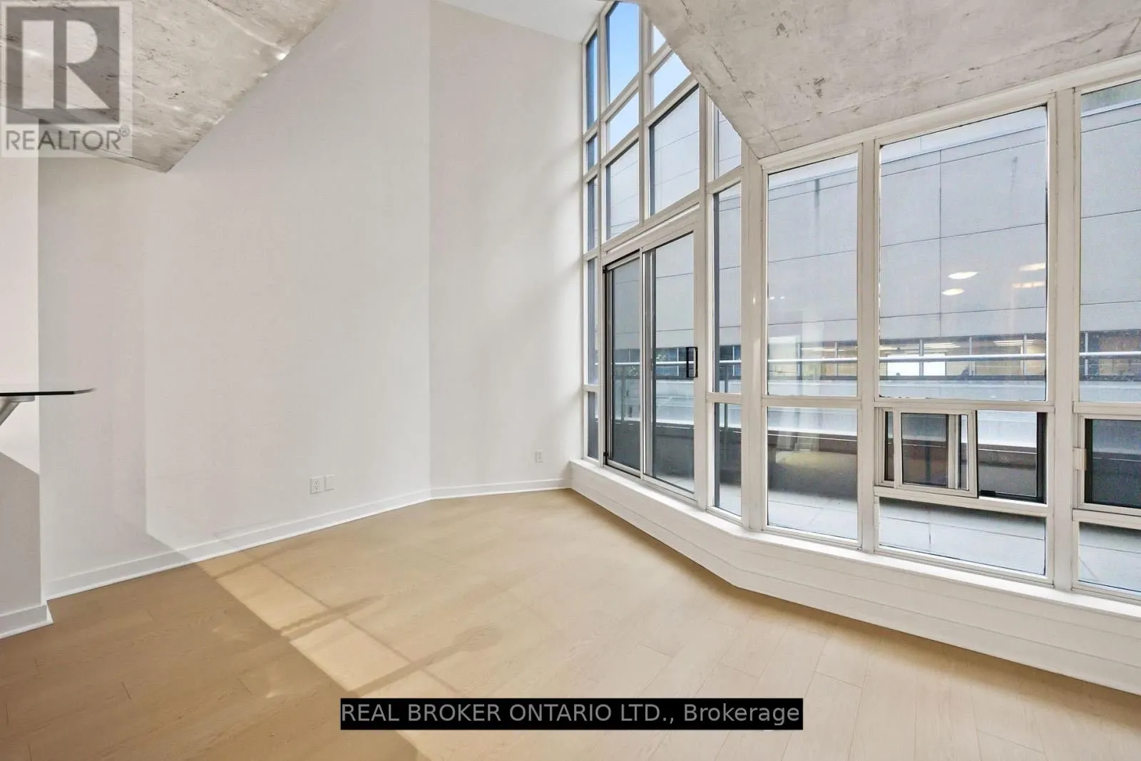255 richmond Street E, #201