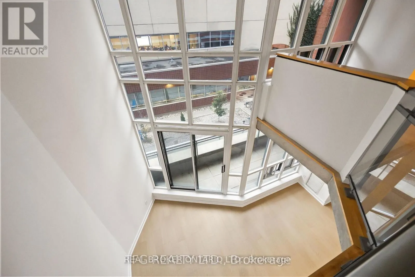 255 richmond Street E, #201