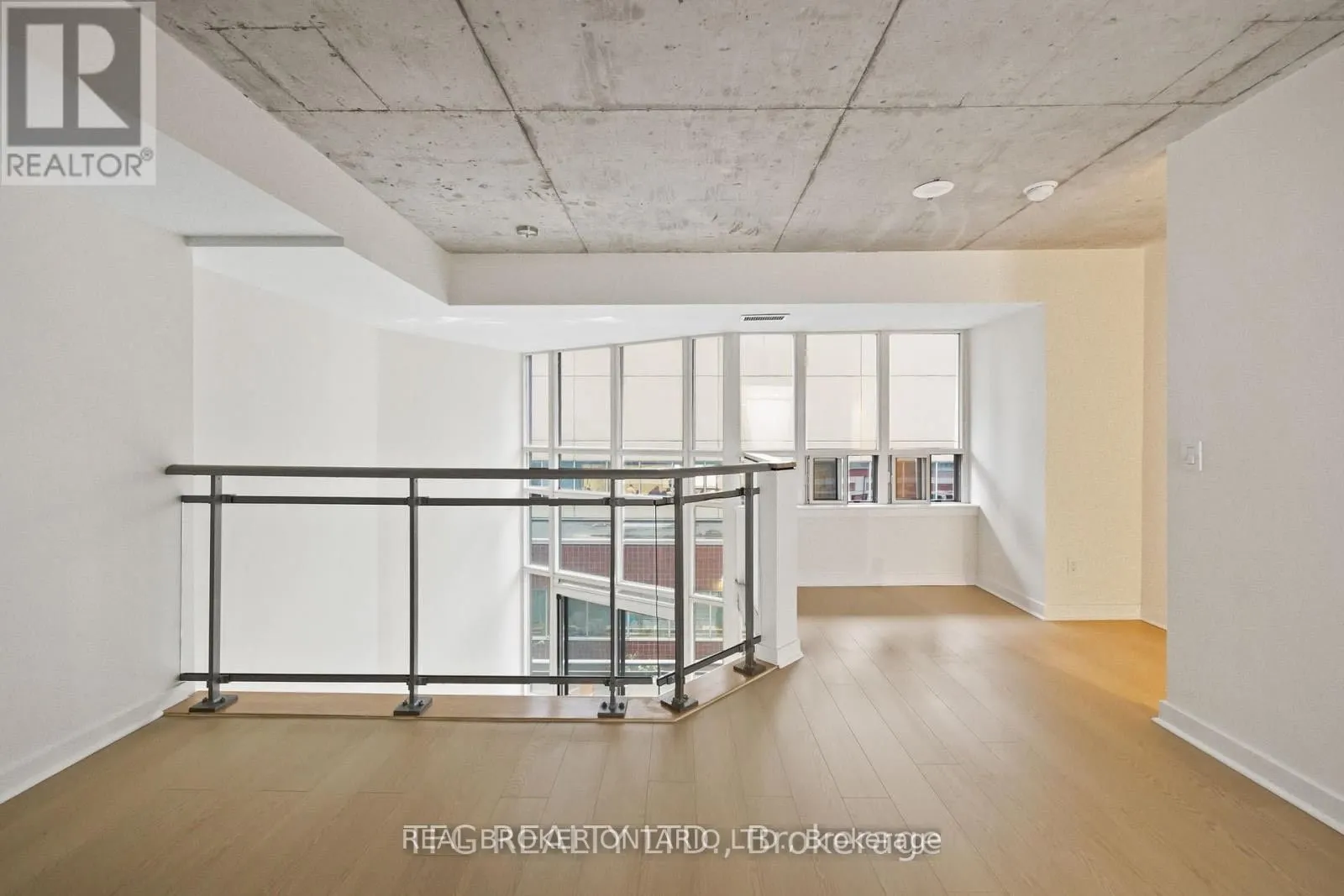 255 richmond Street E, #201