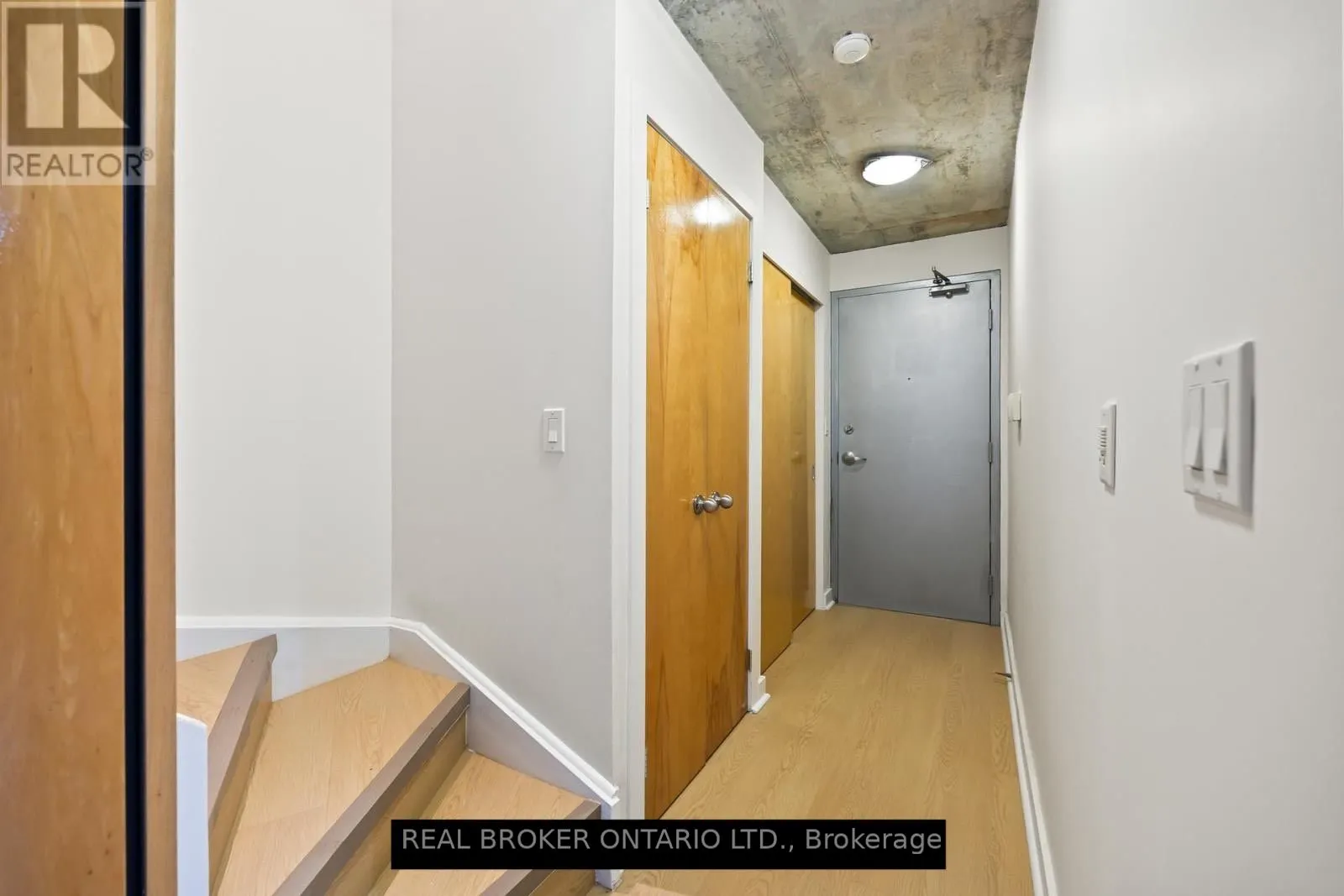 255 richmond Street E, #201
