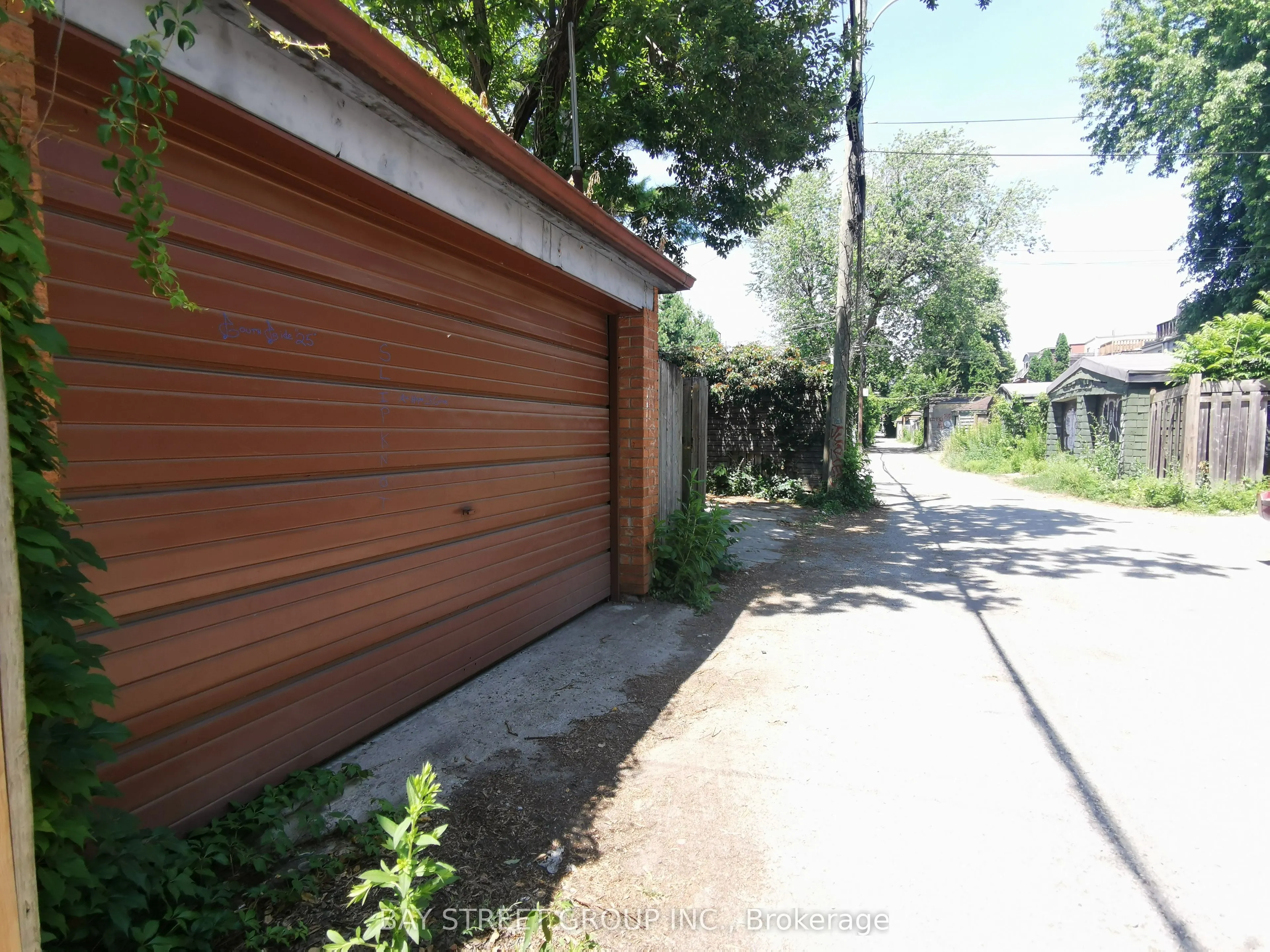 35 Borden Street