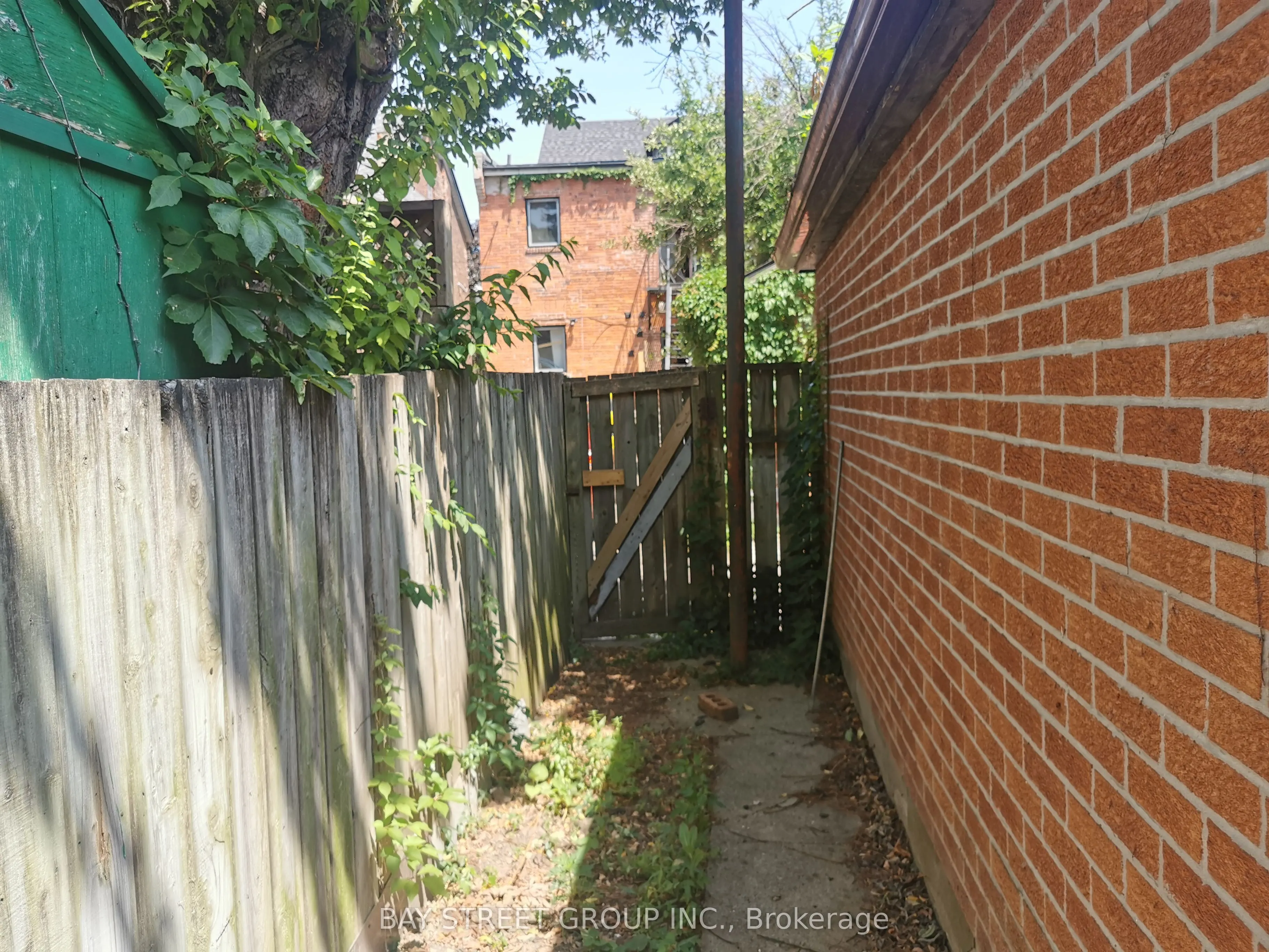 35 Borden Street
