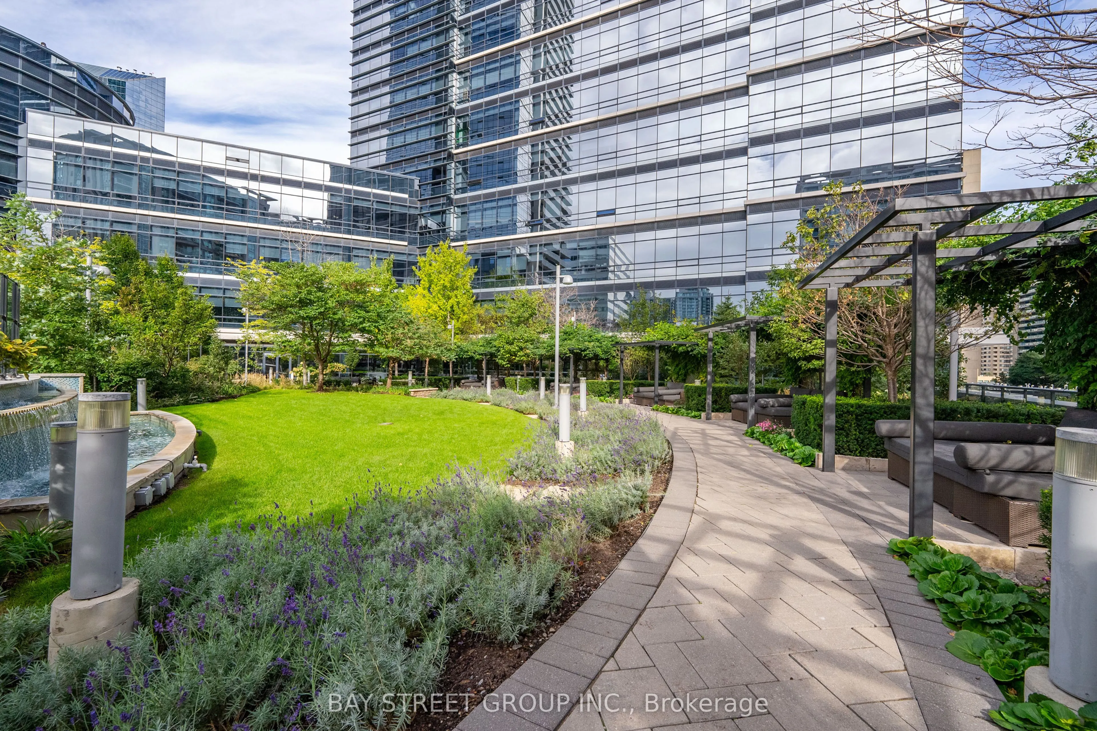 2 Anndale Drive, #909