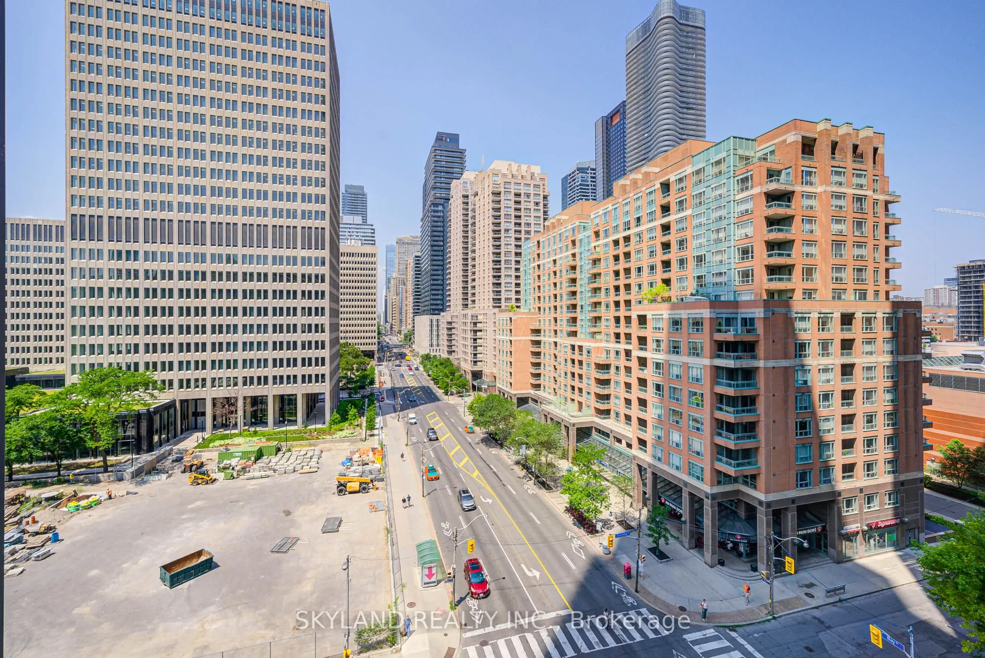 832 Bay Street, #805