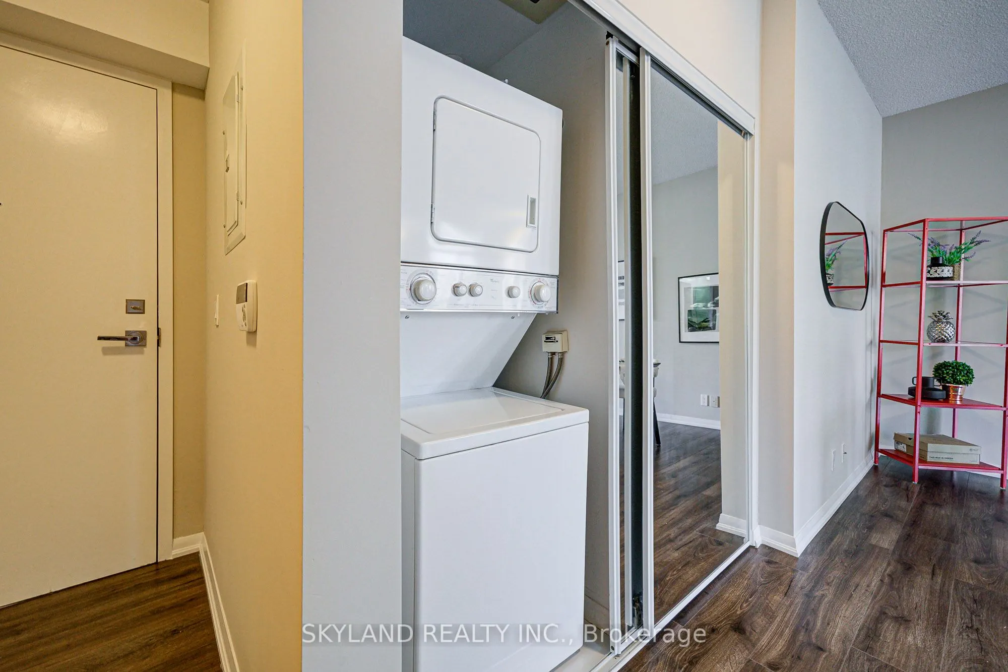 832 Bay Street, #805
