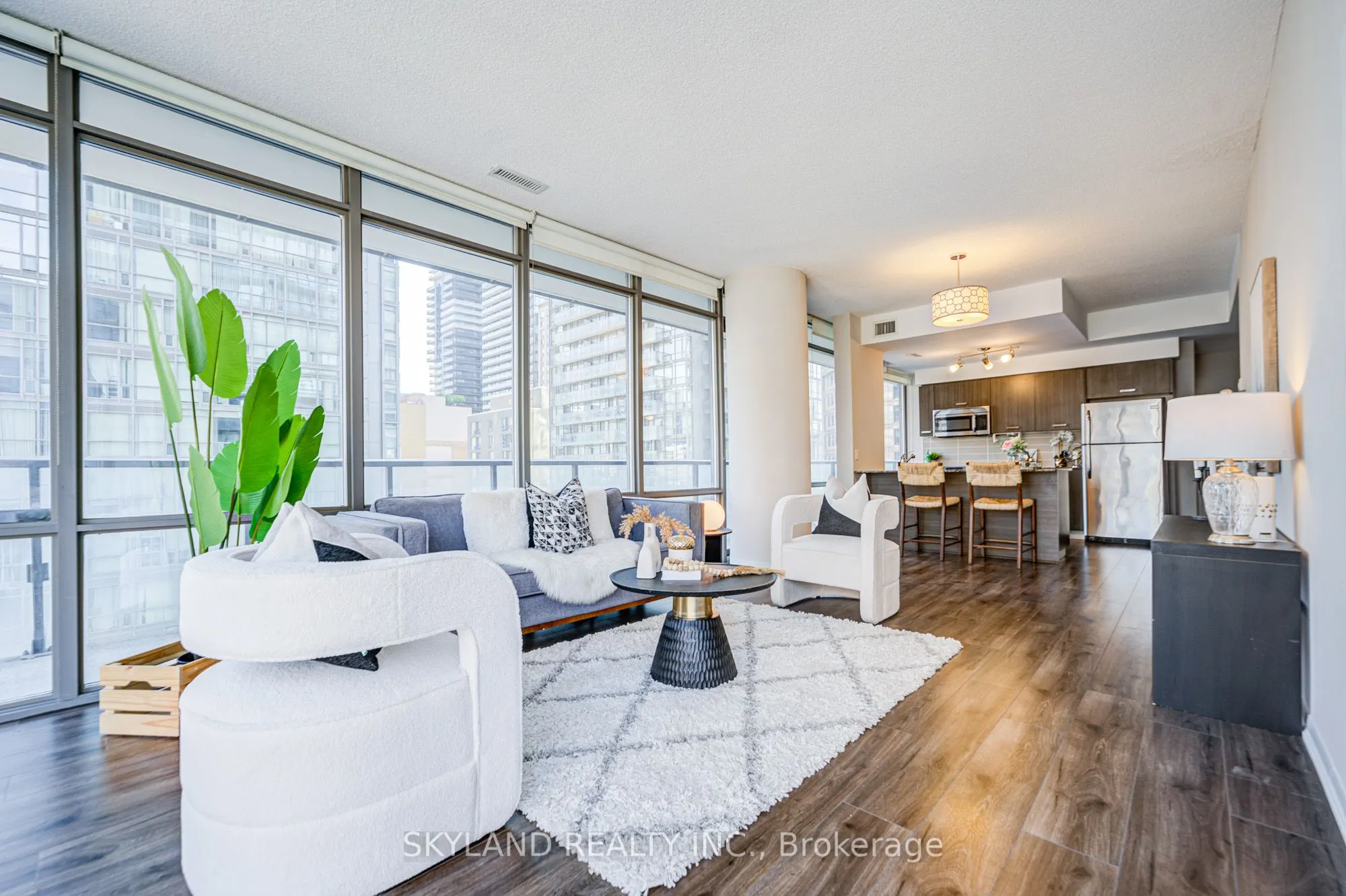 832 Bay Street, #805