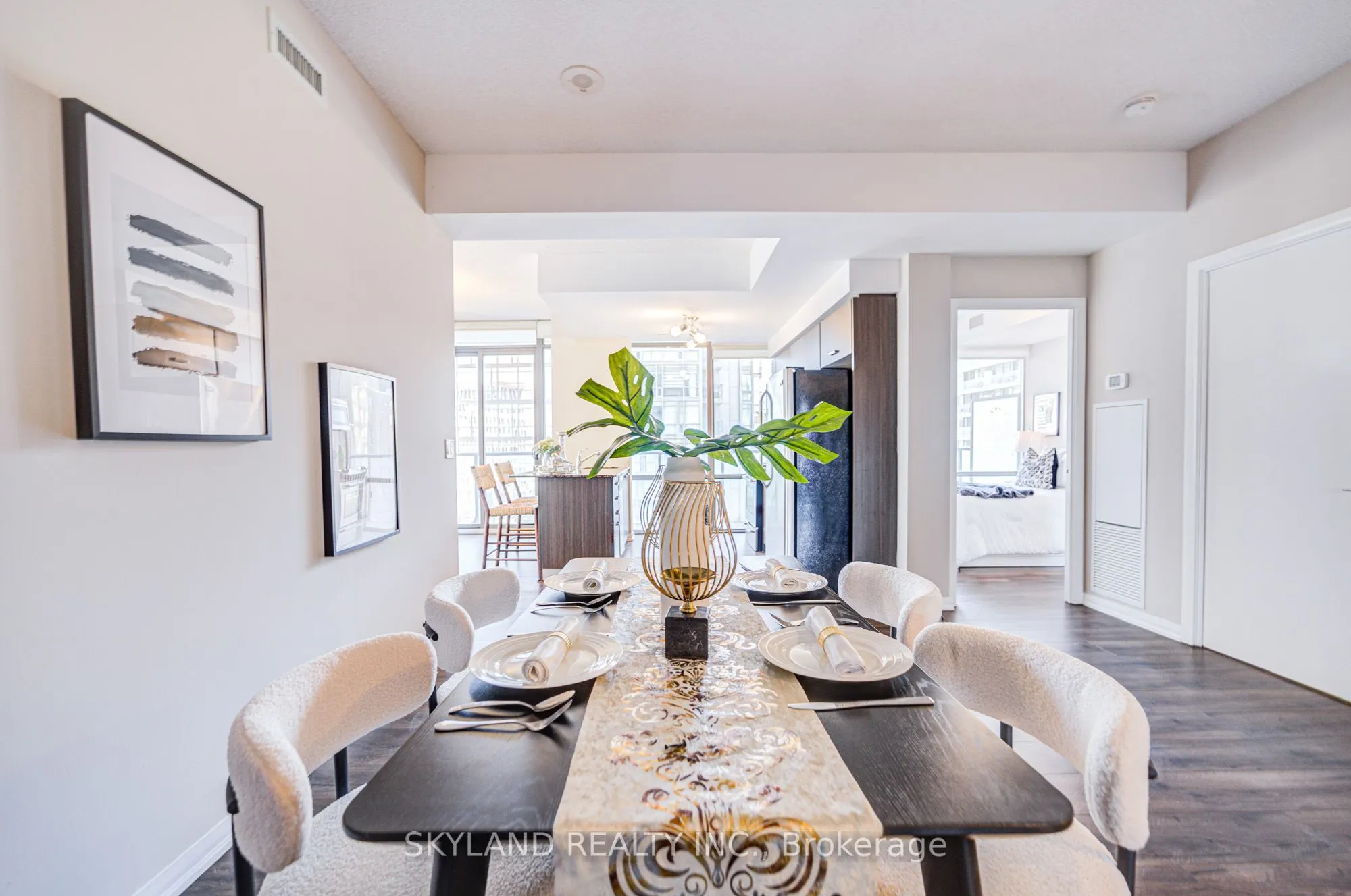 832 Bay Street, #805
