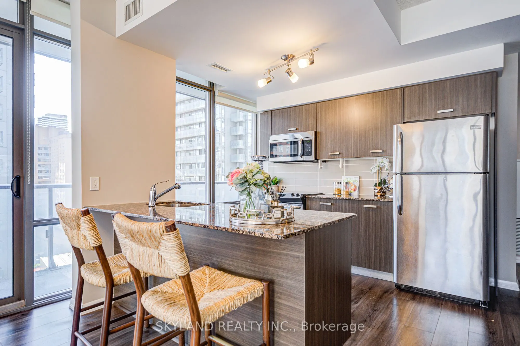 832 Bay Street, #805