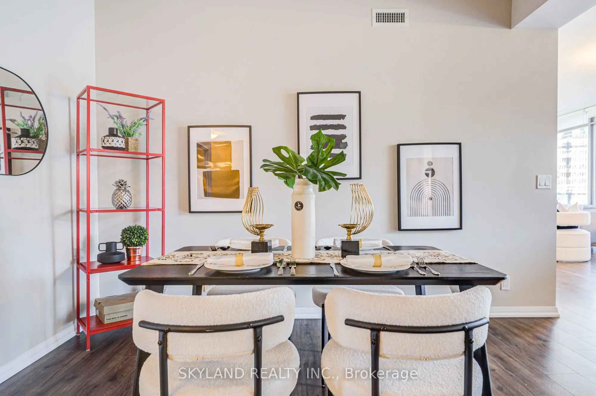 832 Bay Street, #805
