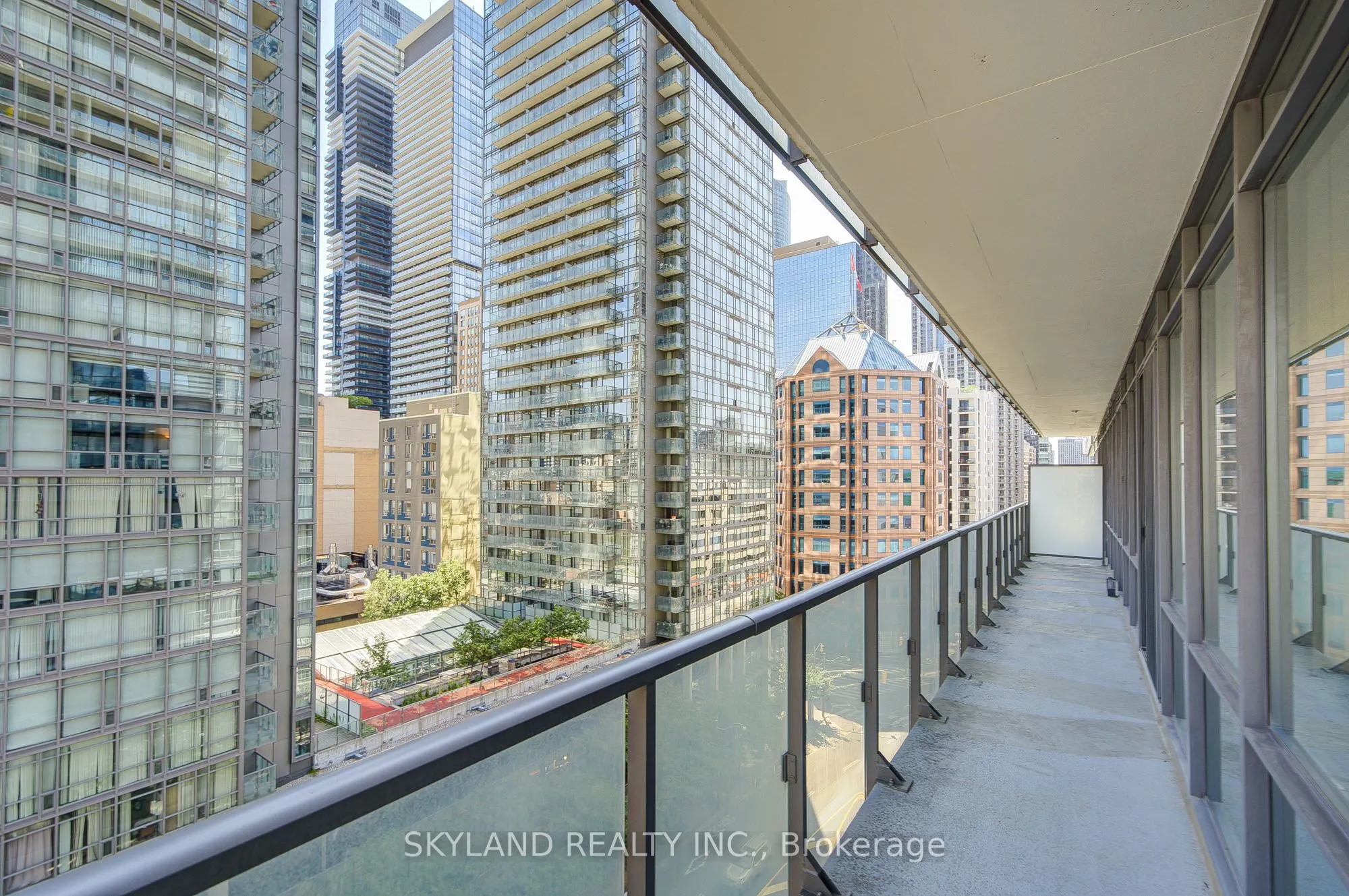 832 Bay Street, #805