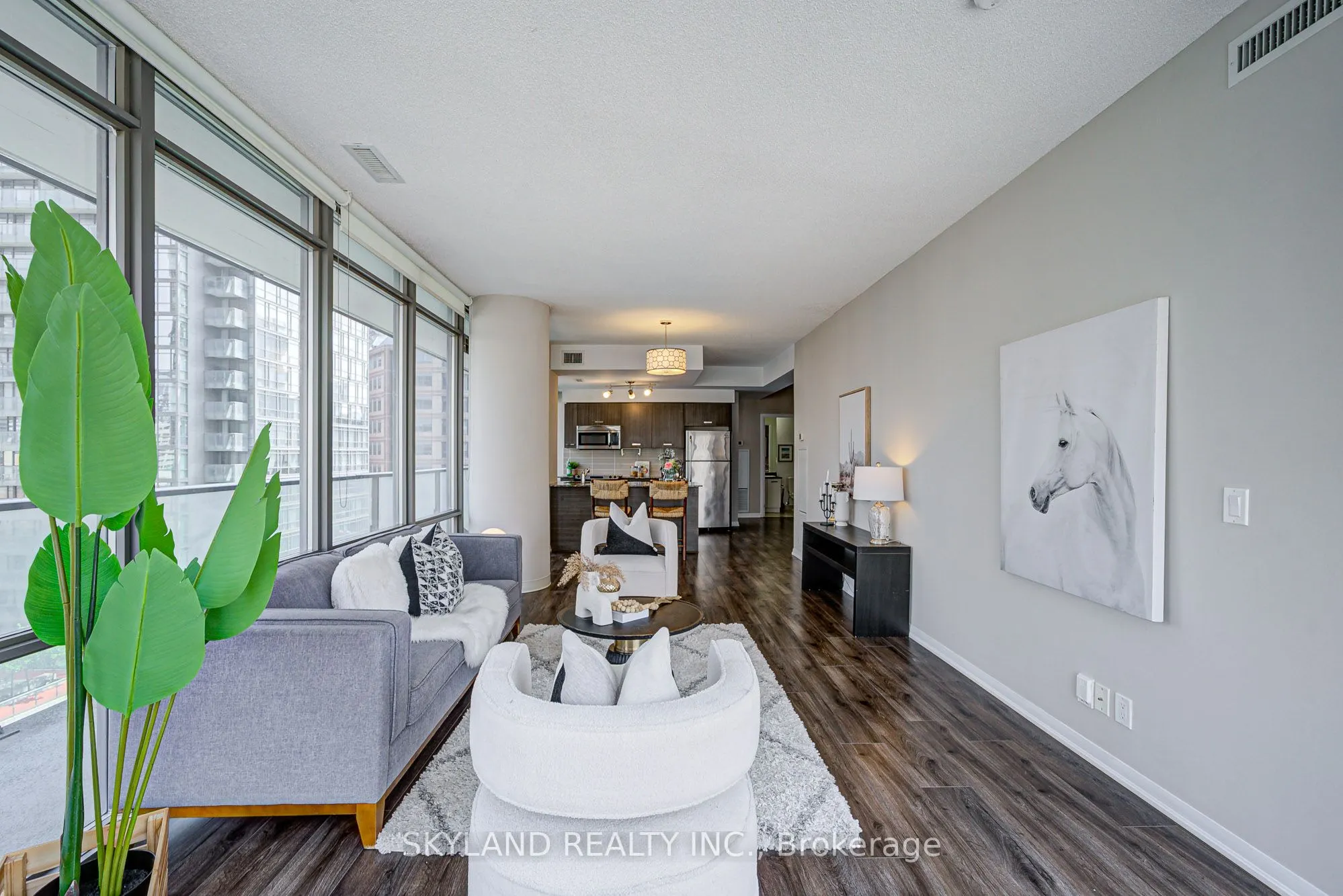 832 Bay Street, #805
