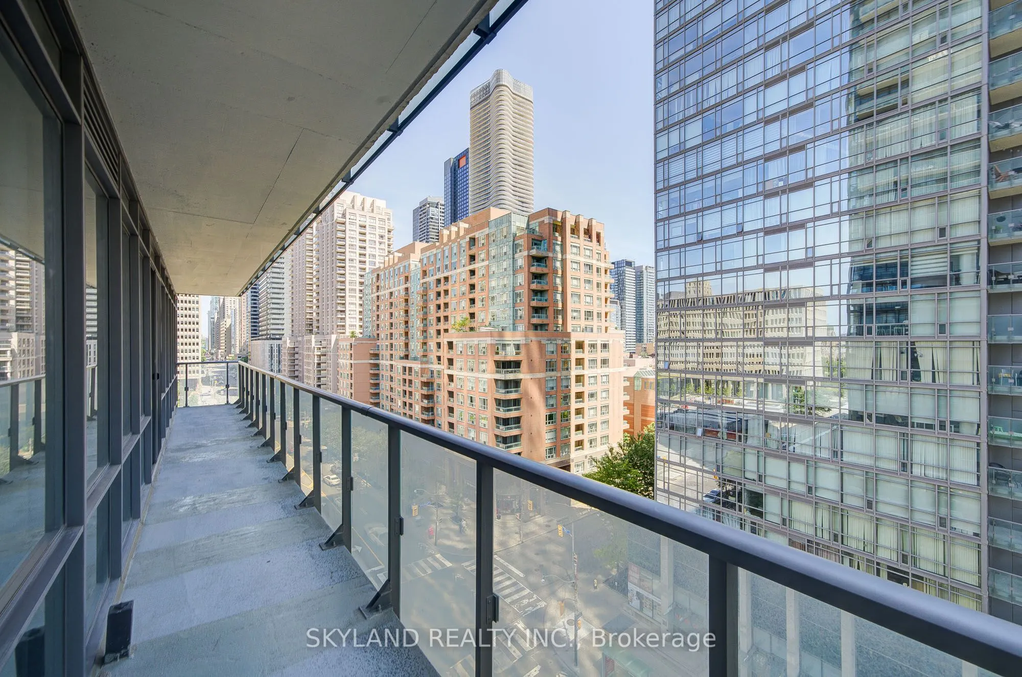 832 Bay Street, #805