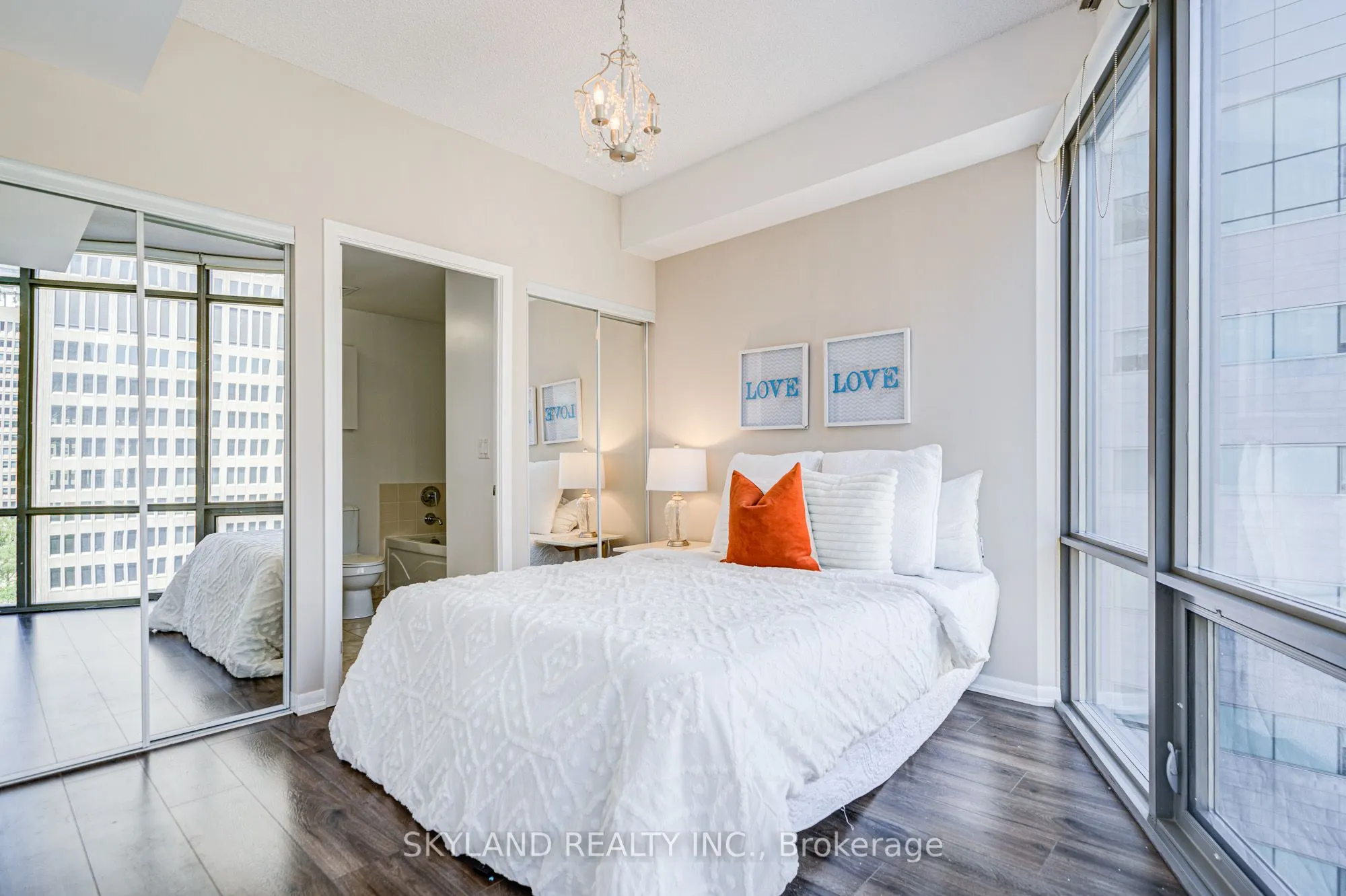 832 Bay Street, #805
