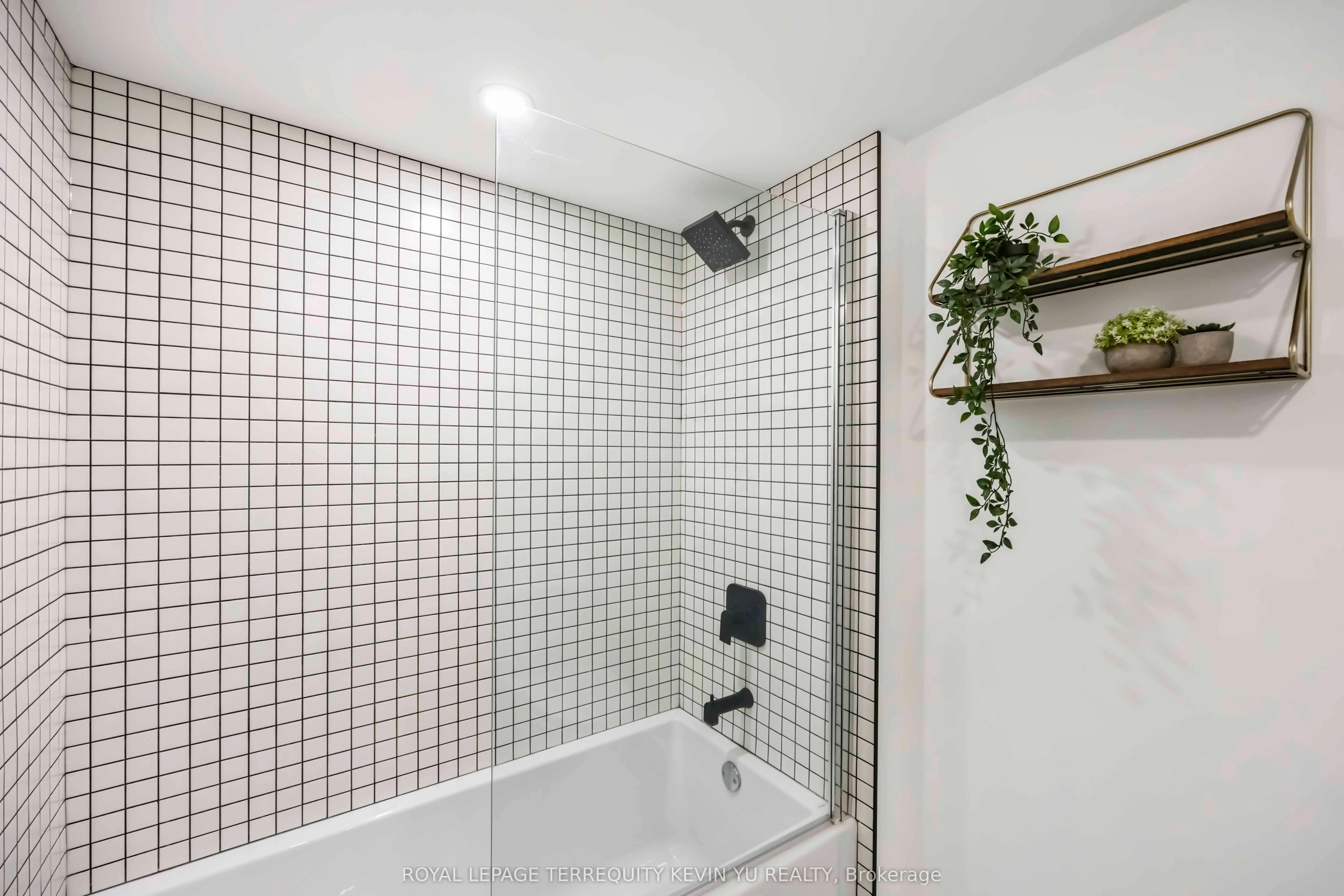 1 Ruttan Street, #107