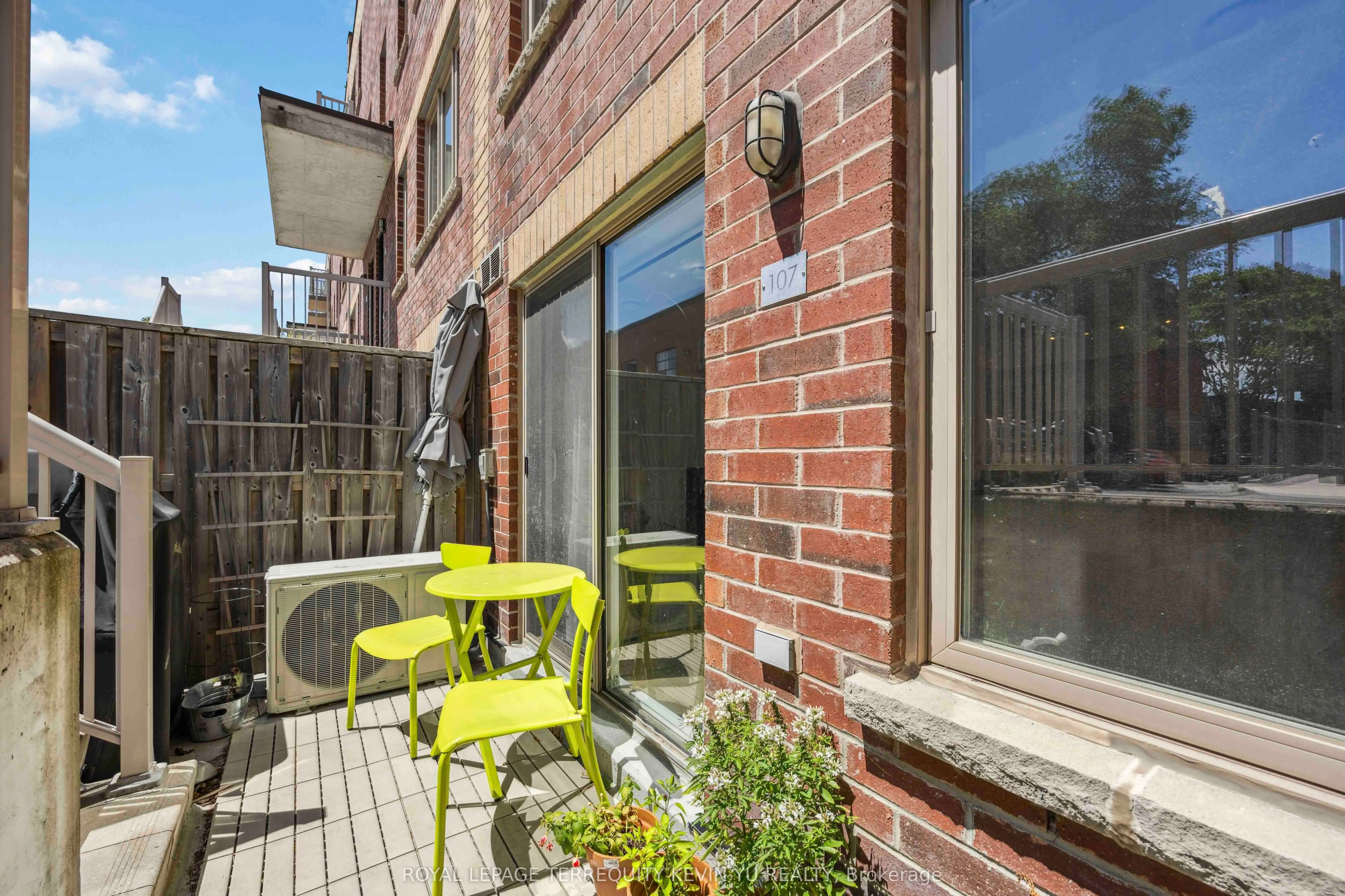 1 Ruttan Street, #107